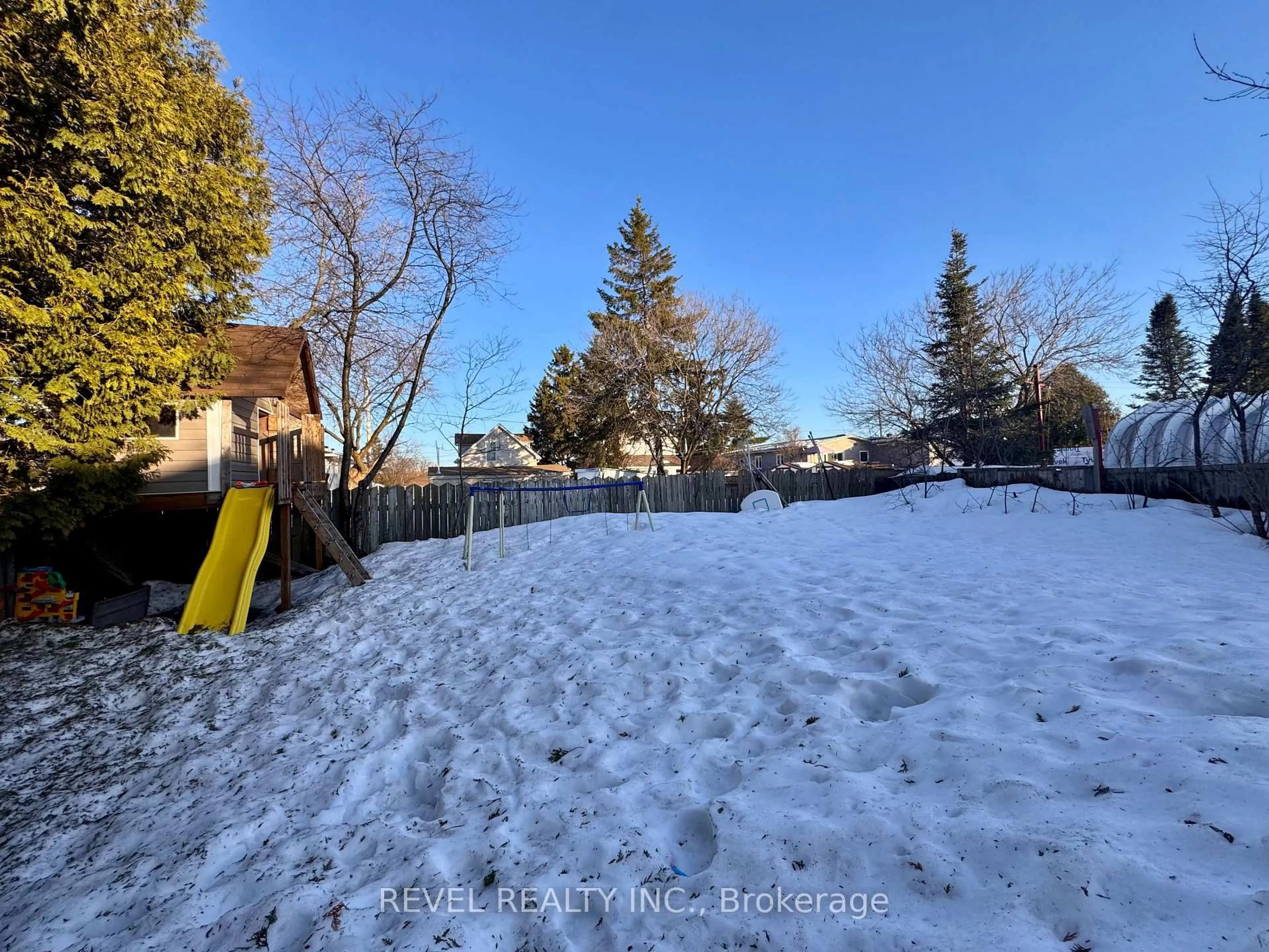 A pic from outside/outdoor area/front of a property/back of a property/a pic from drone, street for 288 Toke St, Timmins Ontario P4N 6V5