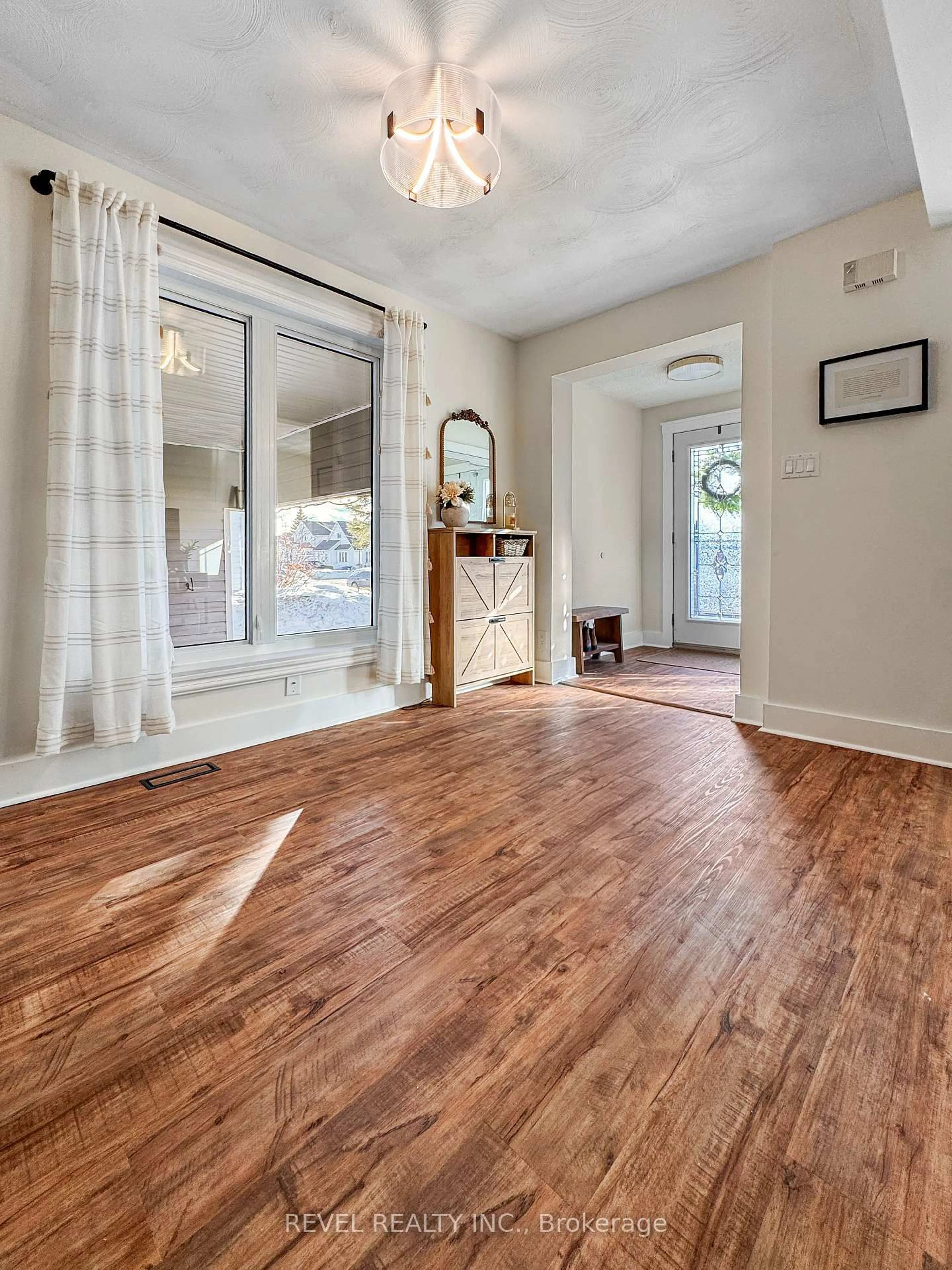 Unknown for 288 Toke St, Timmins Ontario P4N 6V5