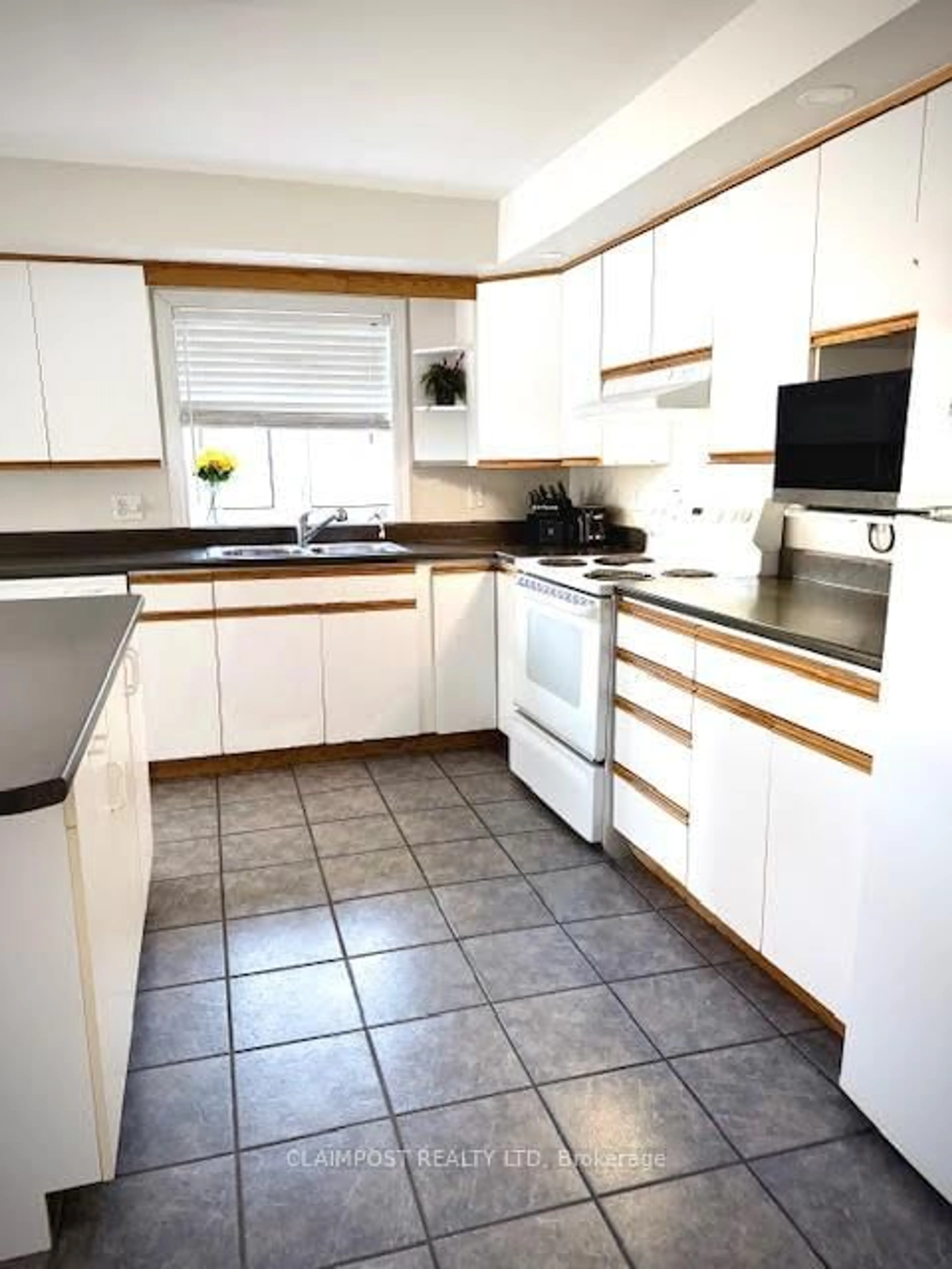 Standard kitchen, unknown for 414 James Ave, Timmins Ontario P4N 5T2