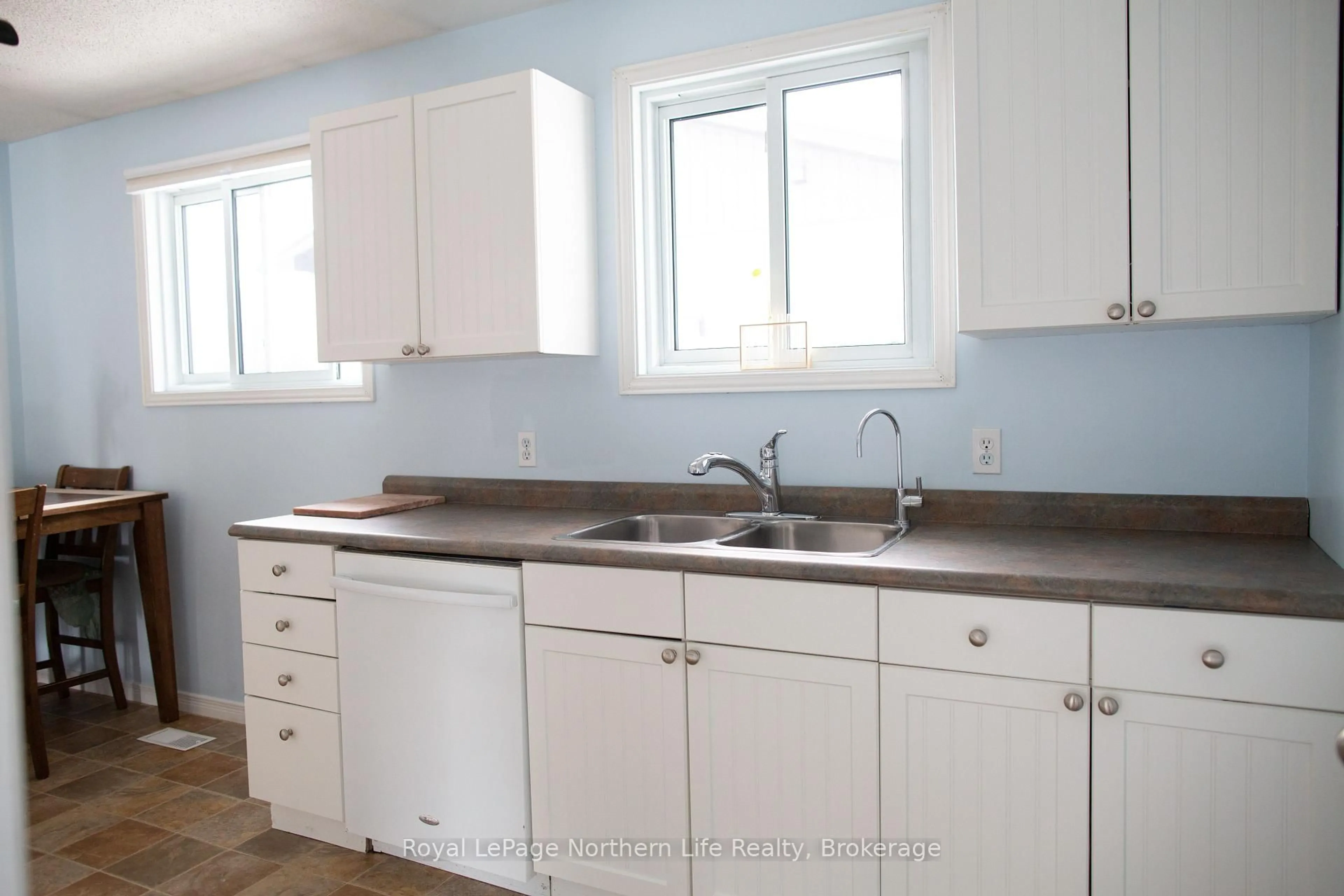 Standard kitchen, unknown for 542 AGNES Ave, Temiskaming Shores Ontario P0J 1P0