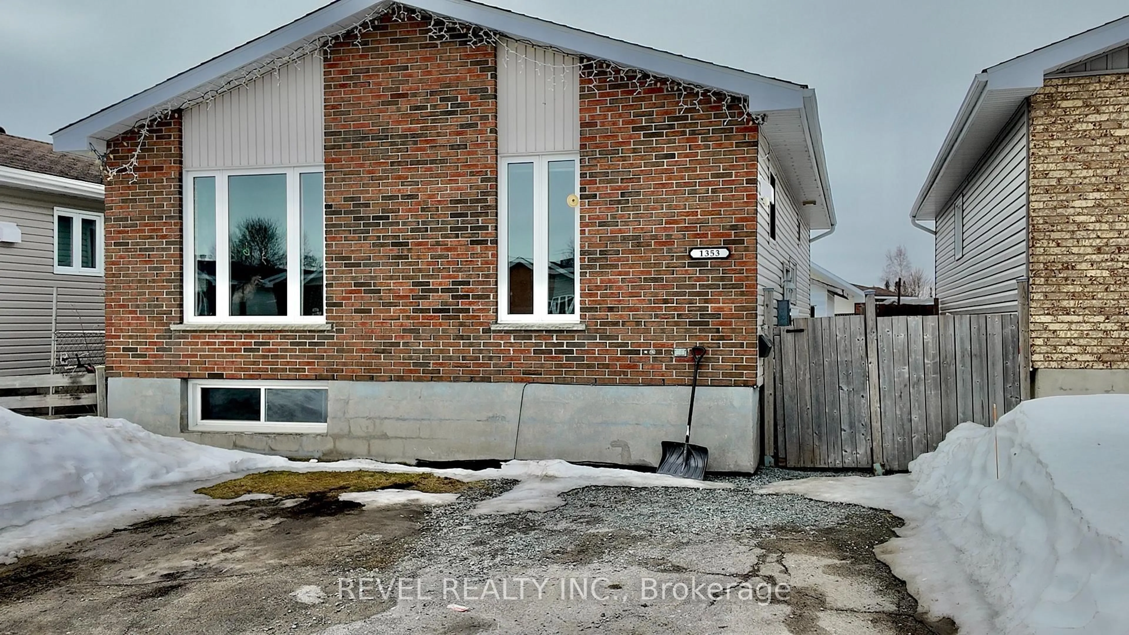 Home with brick exterior material, building for 1353 Gatineau Blvd, Timmins Ontario P4R 1E4