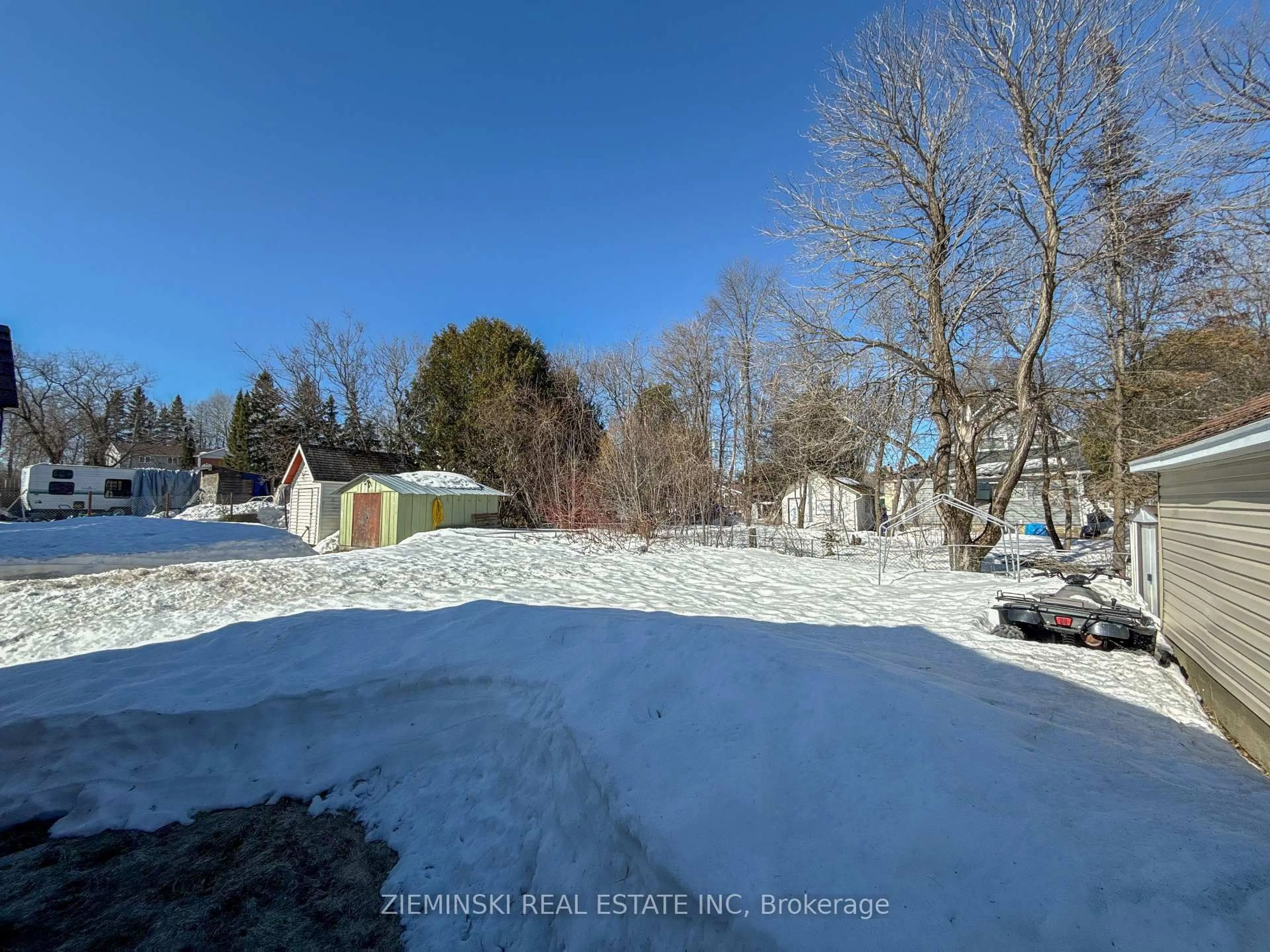A pic from outside/outdoor area/front of a property/back of a property/a pic from drone, street for 208 Mcdougall Ave, Timmins Ontario P0N 1H0