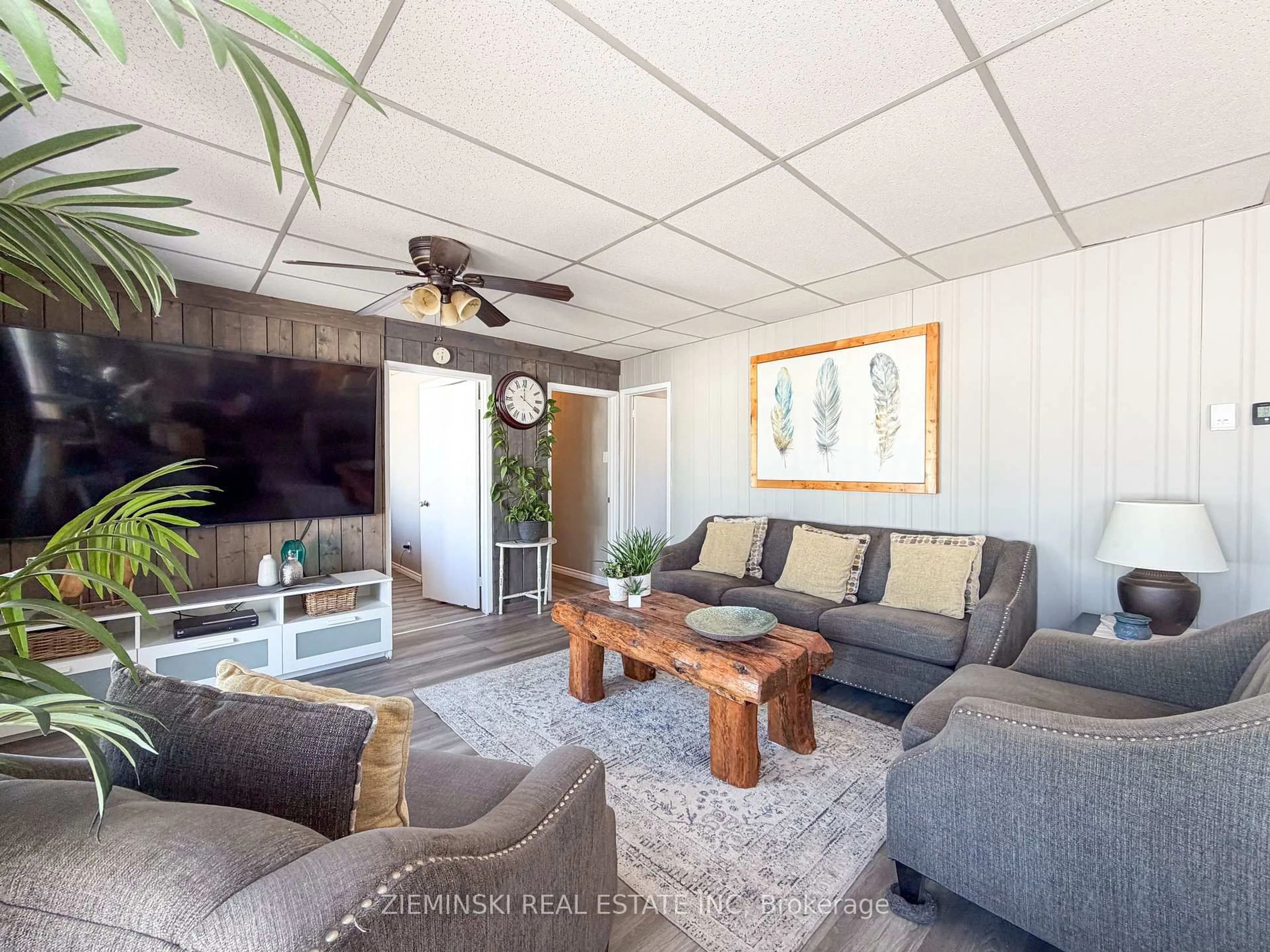 Living room with furniture, unknown for 520 West Sesekinika Rd, Kirkland Lake Ontario P0K 1T0