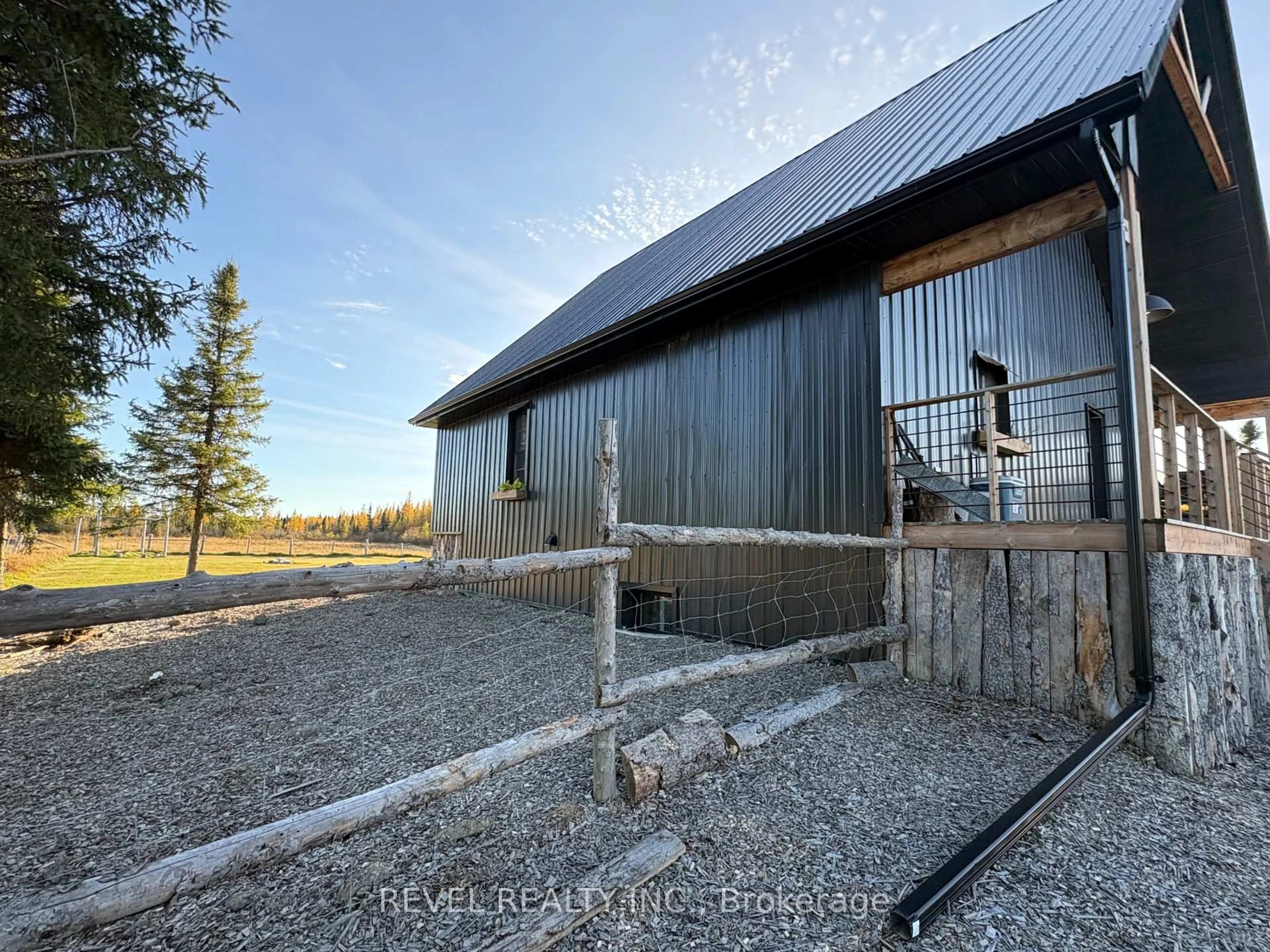A pic from outside/outdoor area/front of a property/back of a property/a pic from drone, building for 680 Peltola Rd, Cochrane Ontario P0L 1C0
