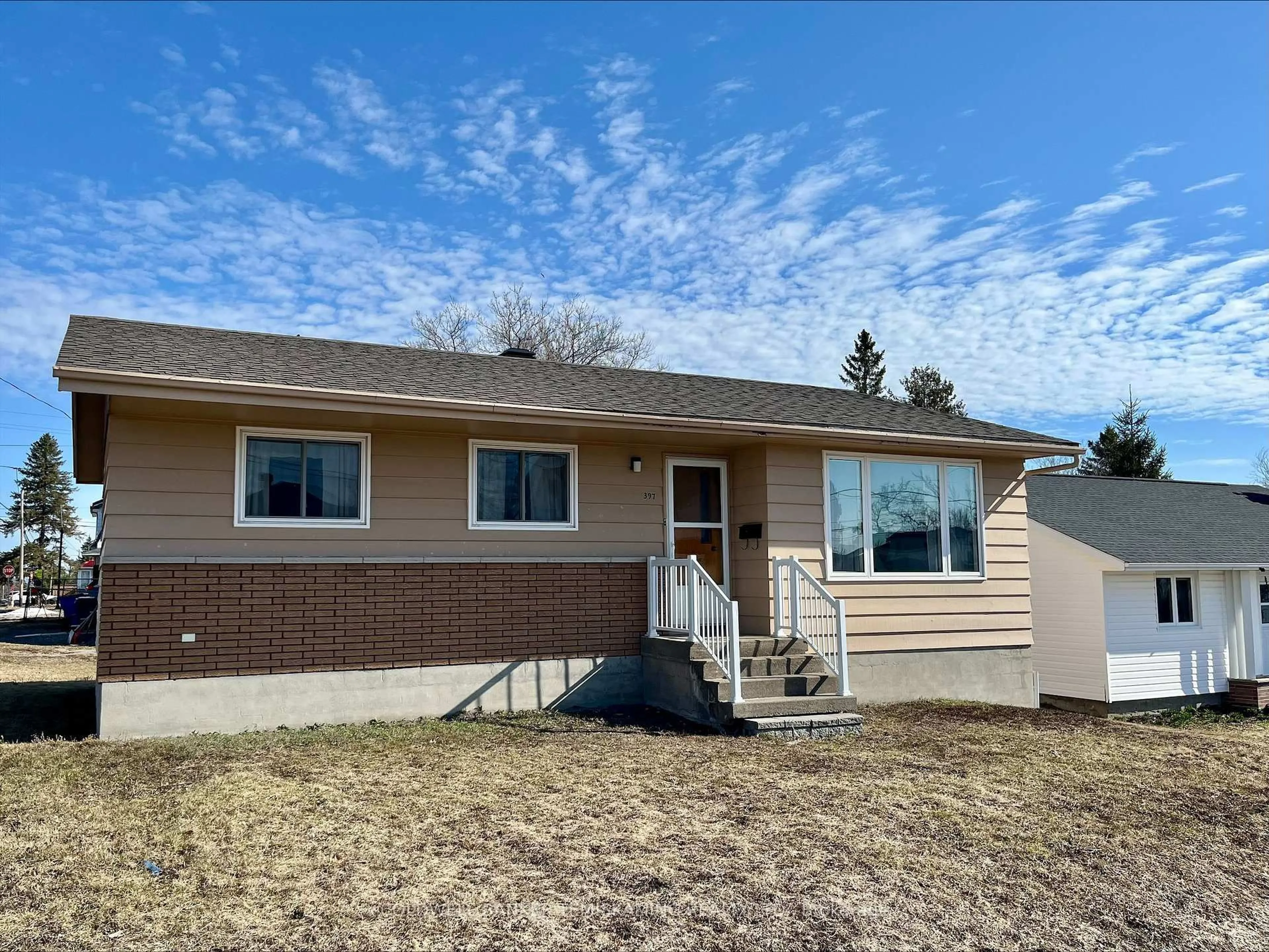 Home with vinyl exterior material, street for 397 Russell St, Temiskaming Shores Ontario P0J 1K0