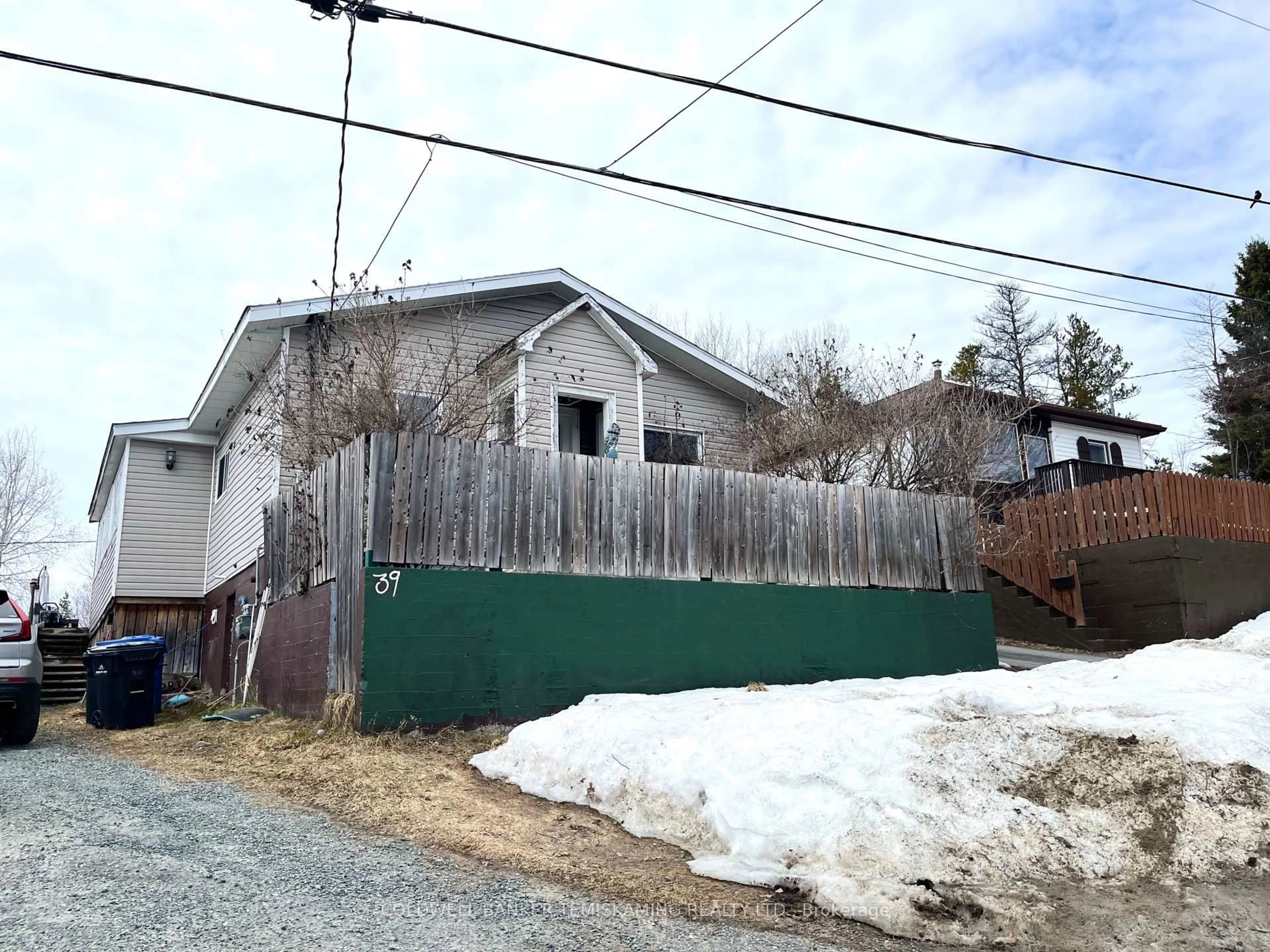 Shed for 39 Comfort St, Kirkland Lake Ontario P2N 3B1