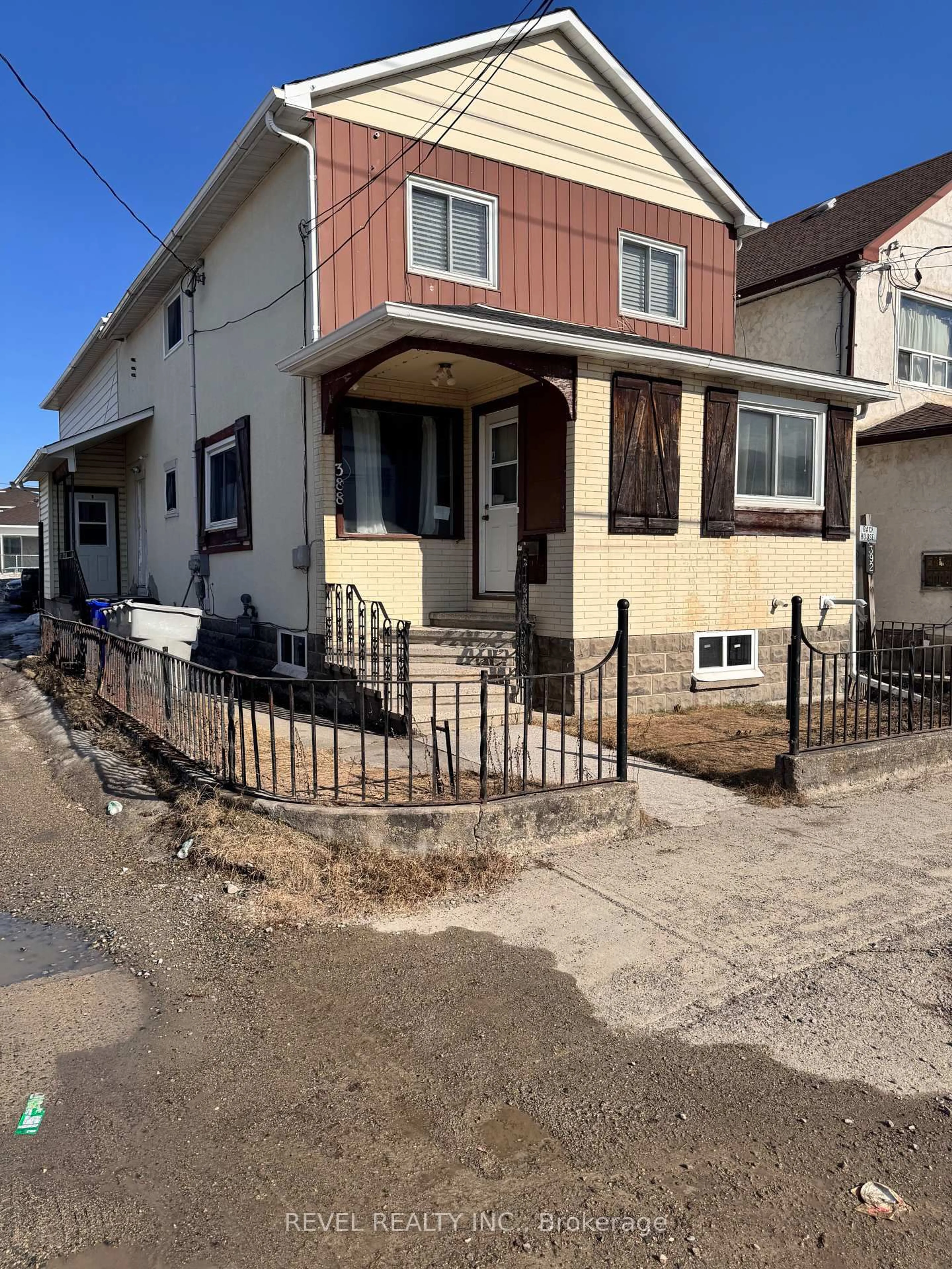 Unknown for 388 Pine St, Timmins Ontario P4N 2L3