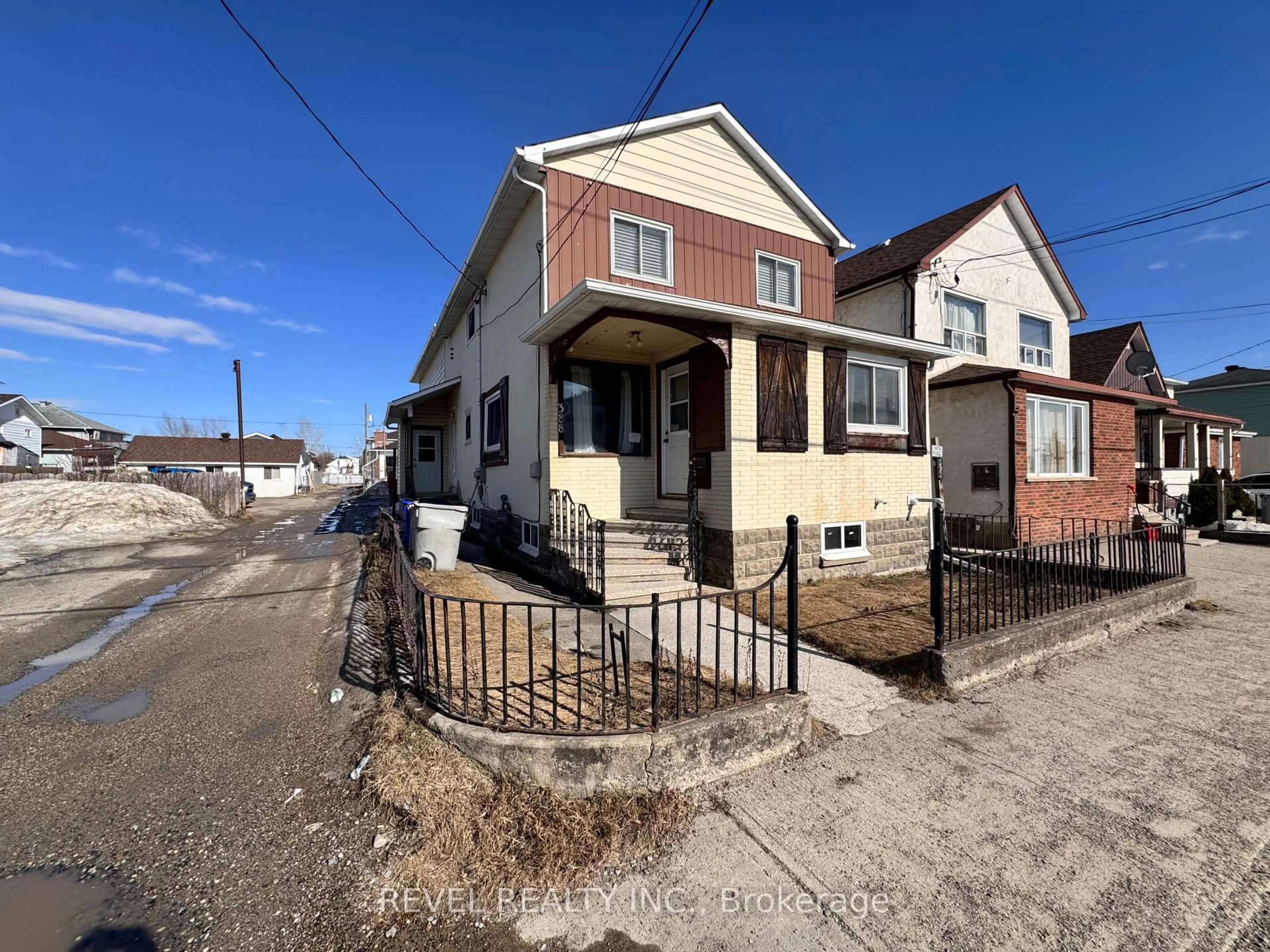 A pic from outside/outdoor area/front of a property/back of a property/a pic from drone, street for 388 Pine St, Timmins Ontario P4N 2L3