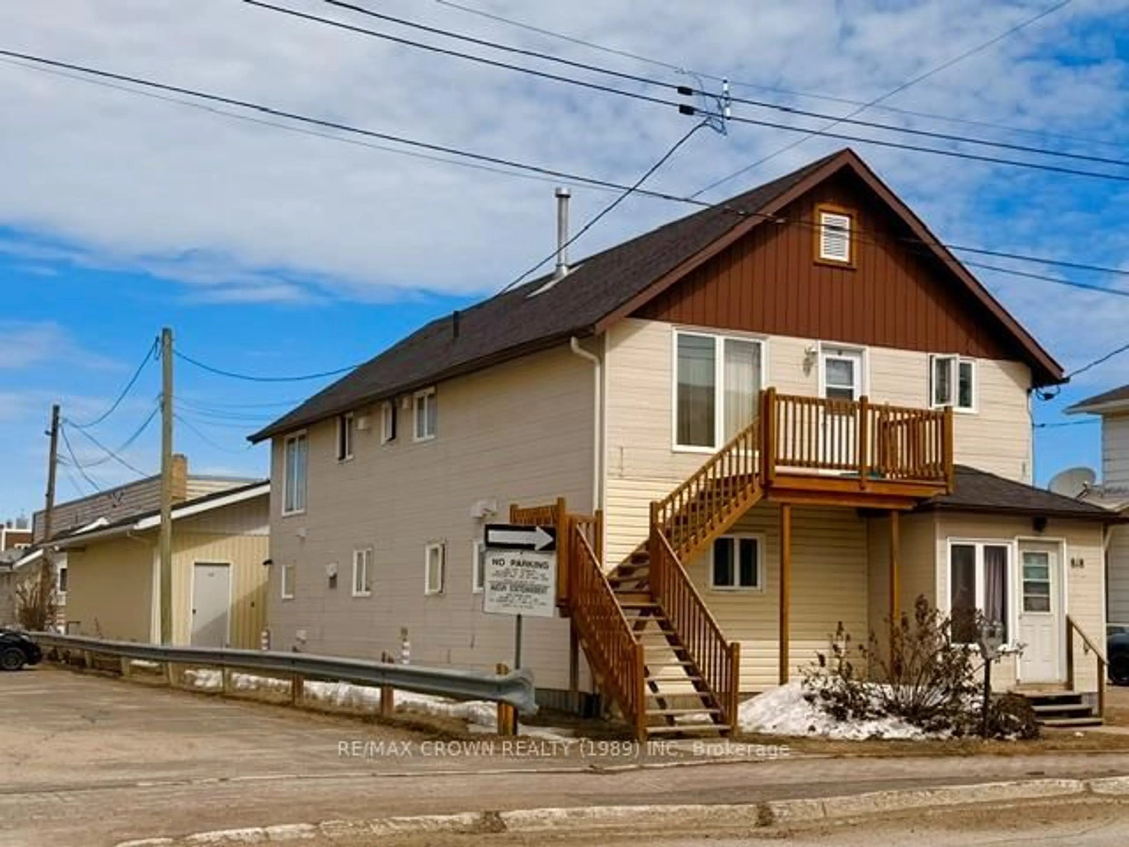 Unknown for 818 Prince St, Hearst Ontario P0L 1N0