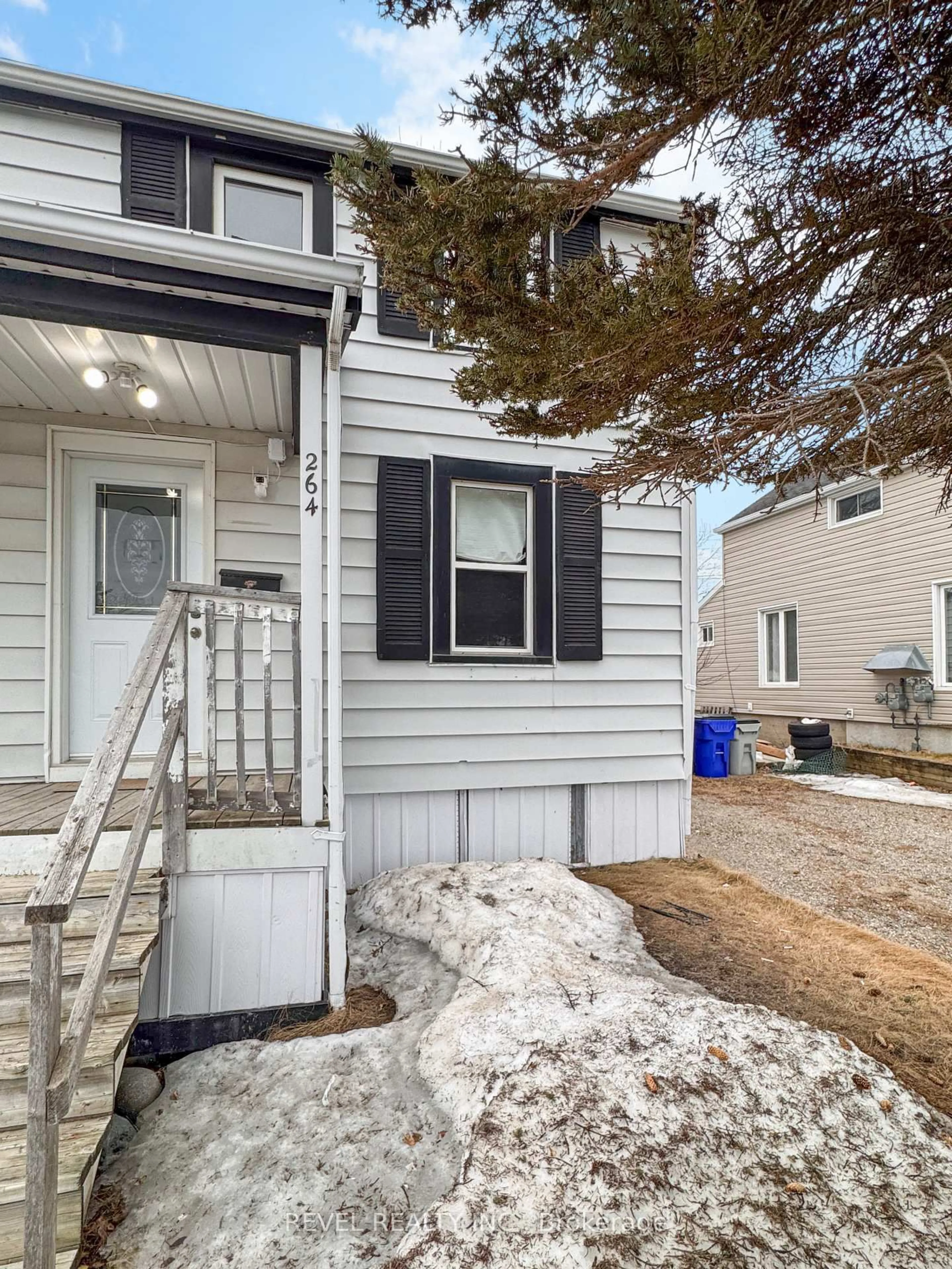 Home with vinyl exterior material, street for 264 Cherry St, Timmins Ontario P4N 6W6