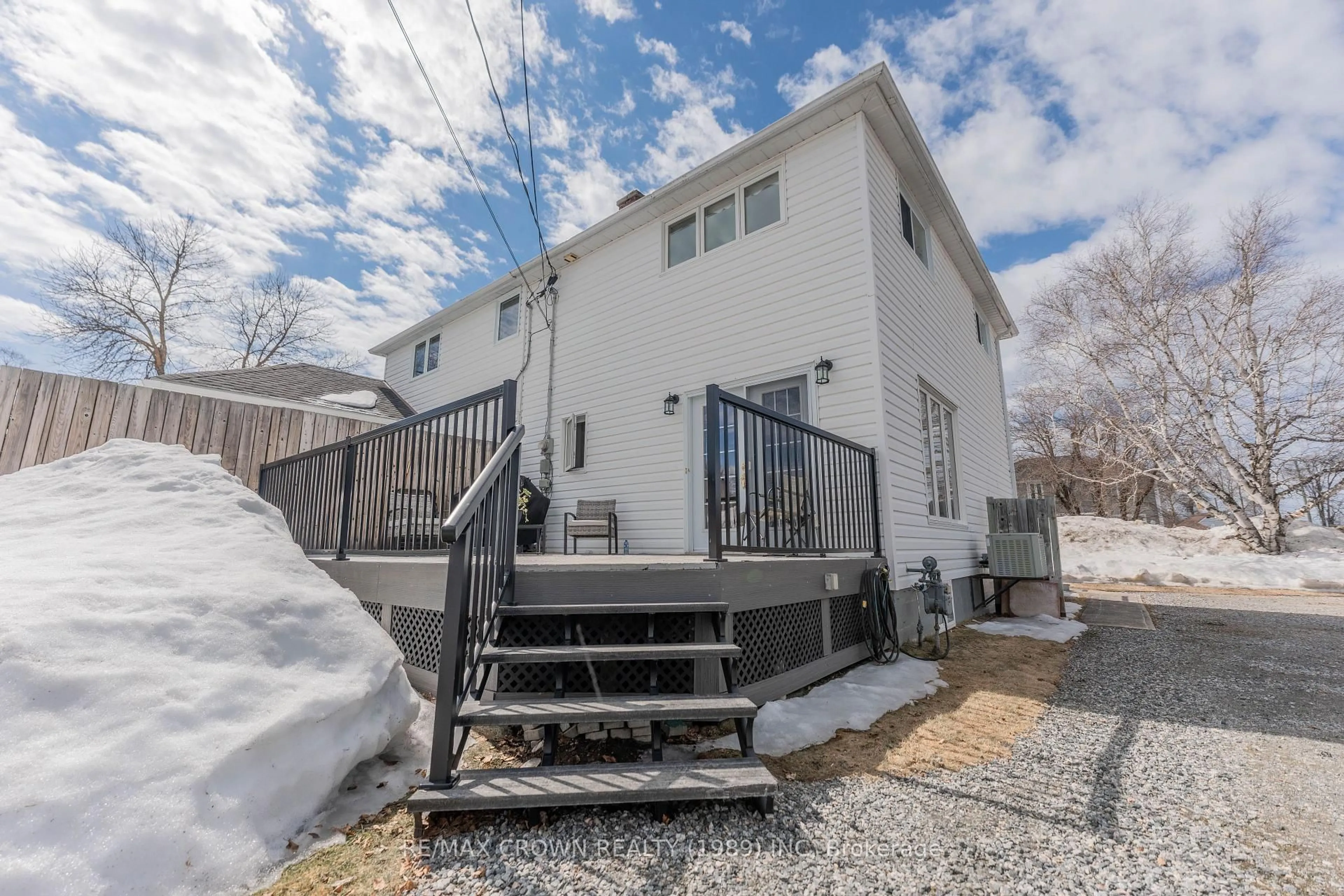 Unknown for 20 Victoria St, Kapuskasing Ontario P5N 1K7