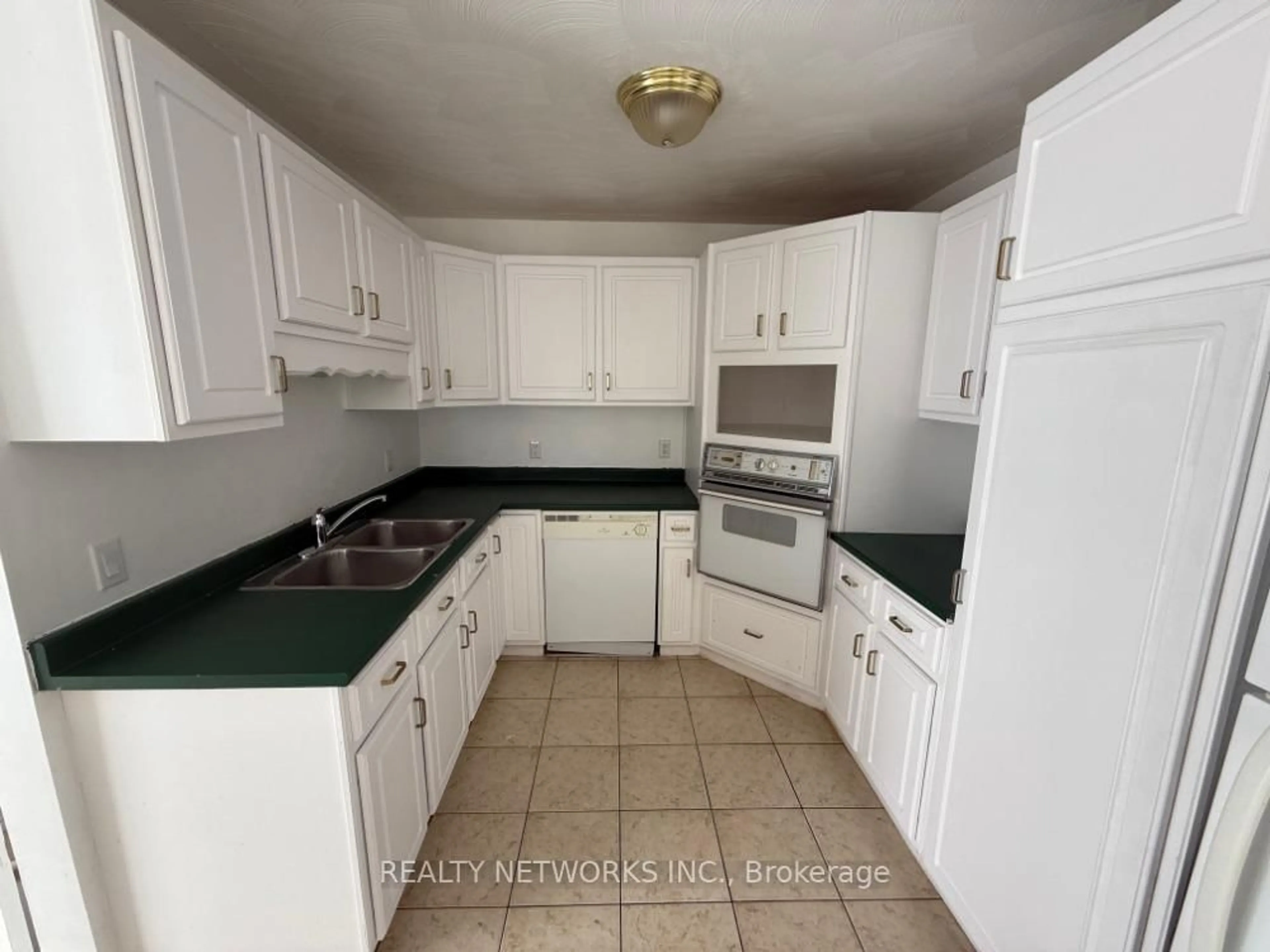 Standard kitchen, ceramic/tile floor for 364 Craig St, Timmins Ontario P4N 4A8