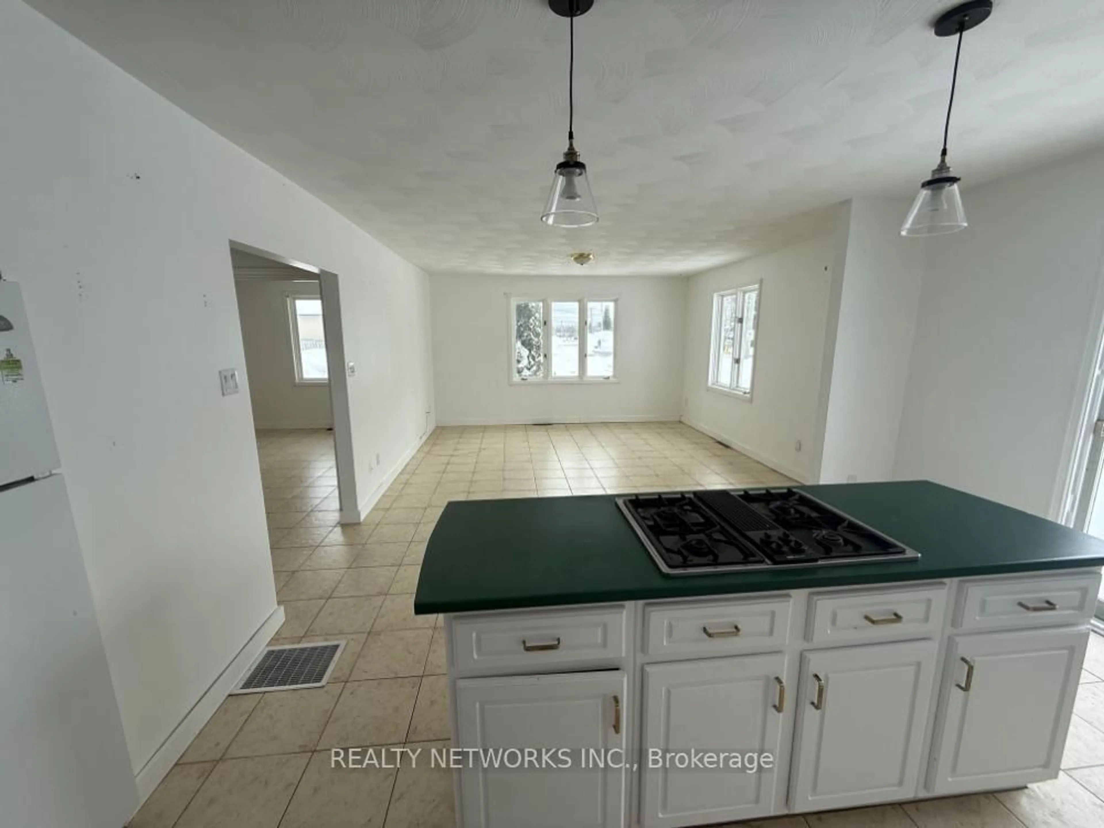 Unknown for 364 Craig St, Timmins Ontario P4N 4A8