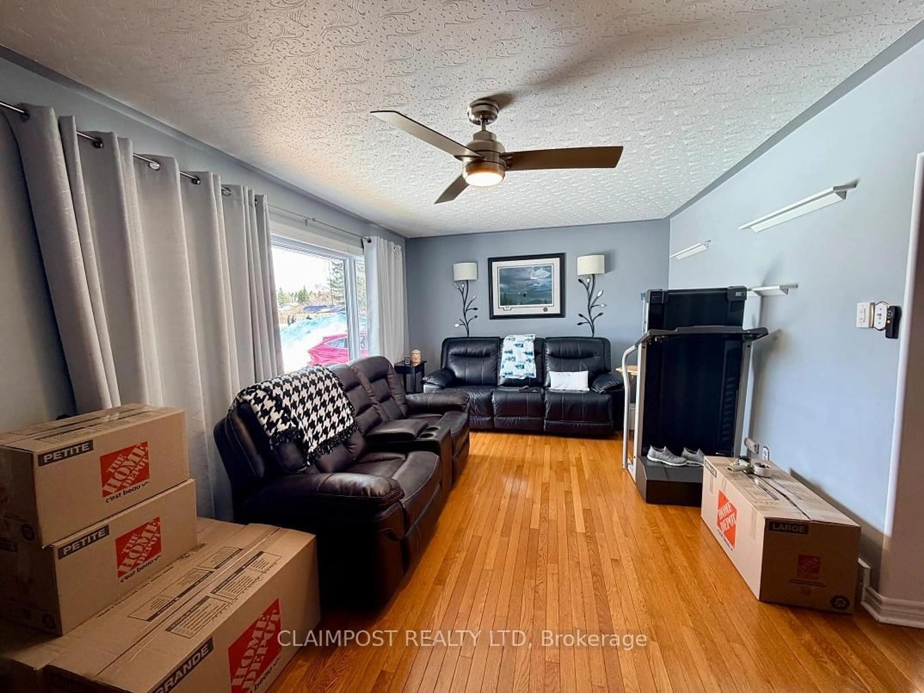 Living room with furniture, unknown for 453 Second Ave, Black River-Matheson Ontario P0K 1N0