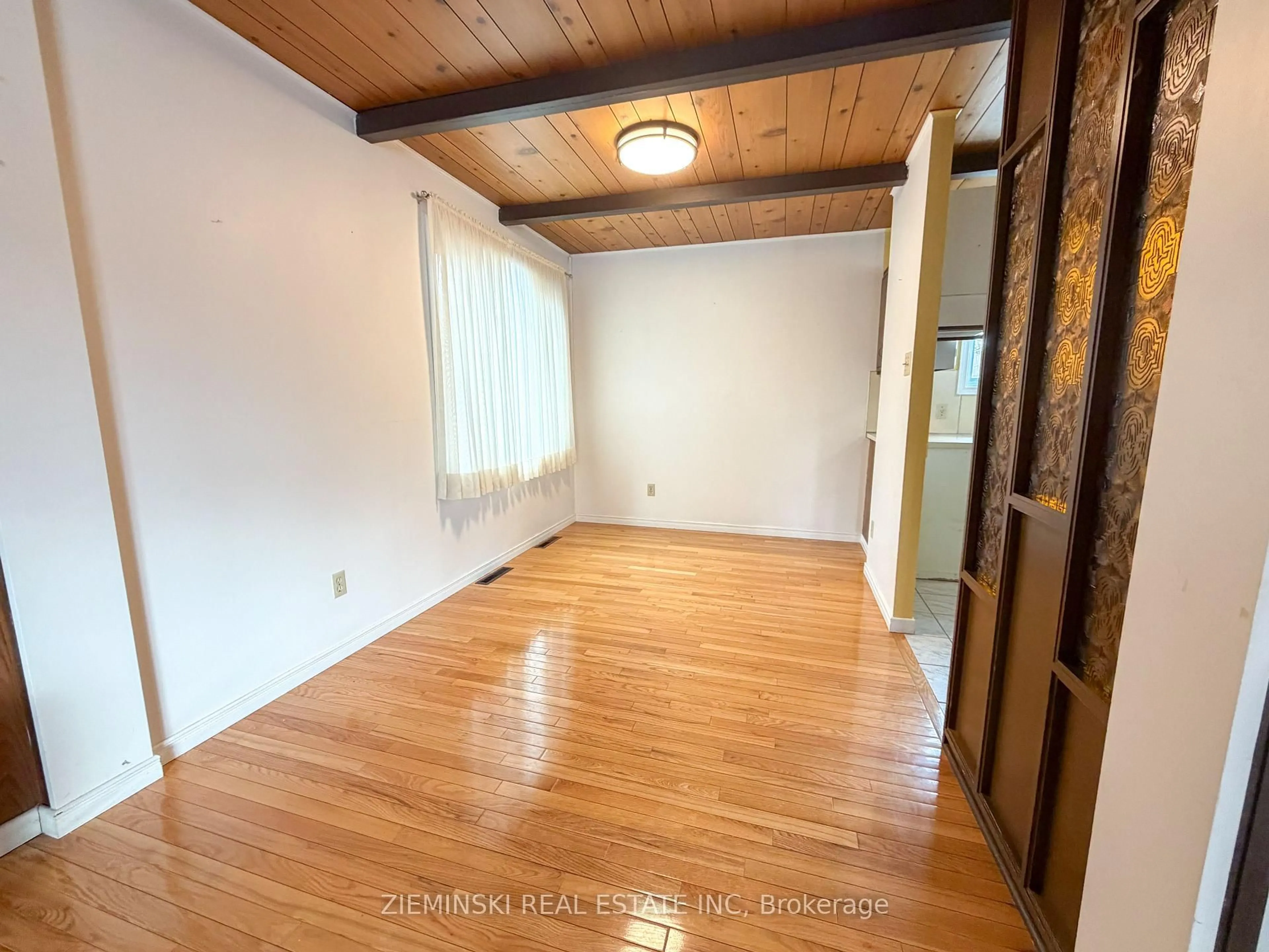 A pic of a room for 105 New Circle Pl, Iroquois Falls Ontario P0K 1E0