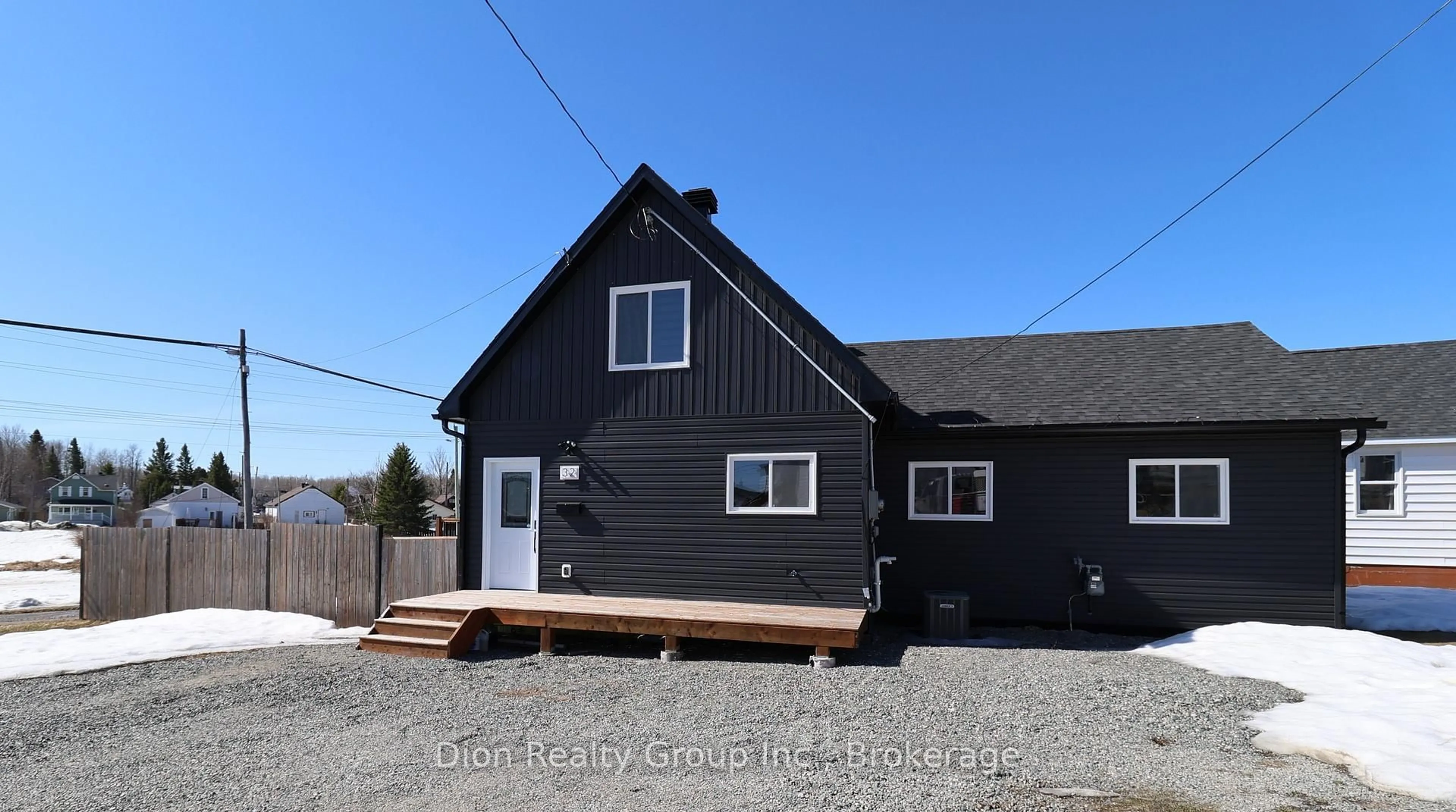 Unknown for 32 Queen St, Kirkland Lake Ontario P2N 2R1