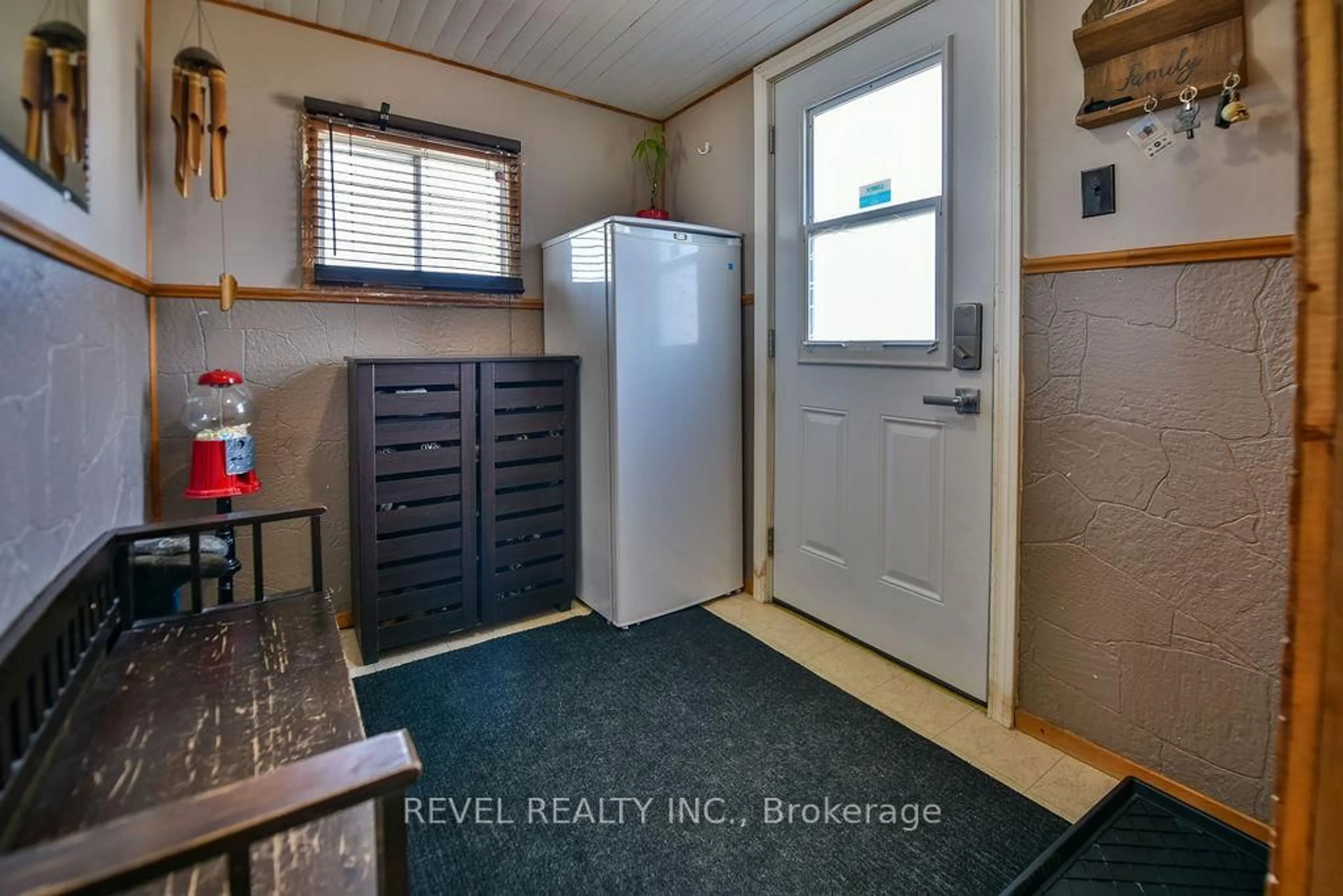 Unknown for 2 Rovie Ave, Timmins Ontario P4N 0C8