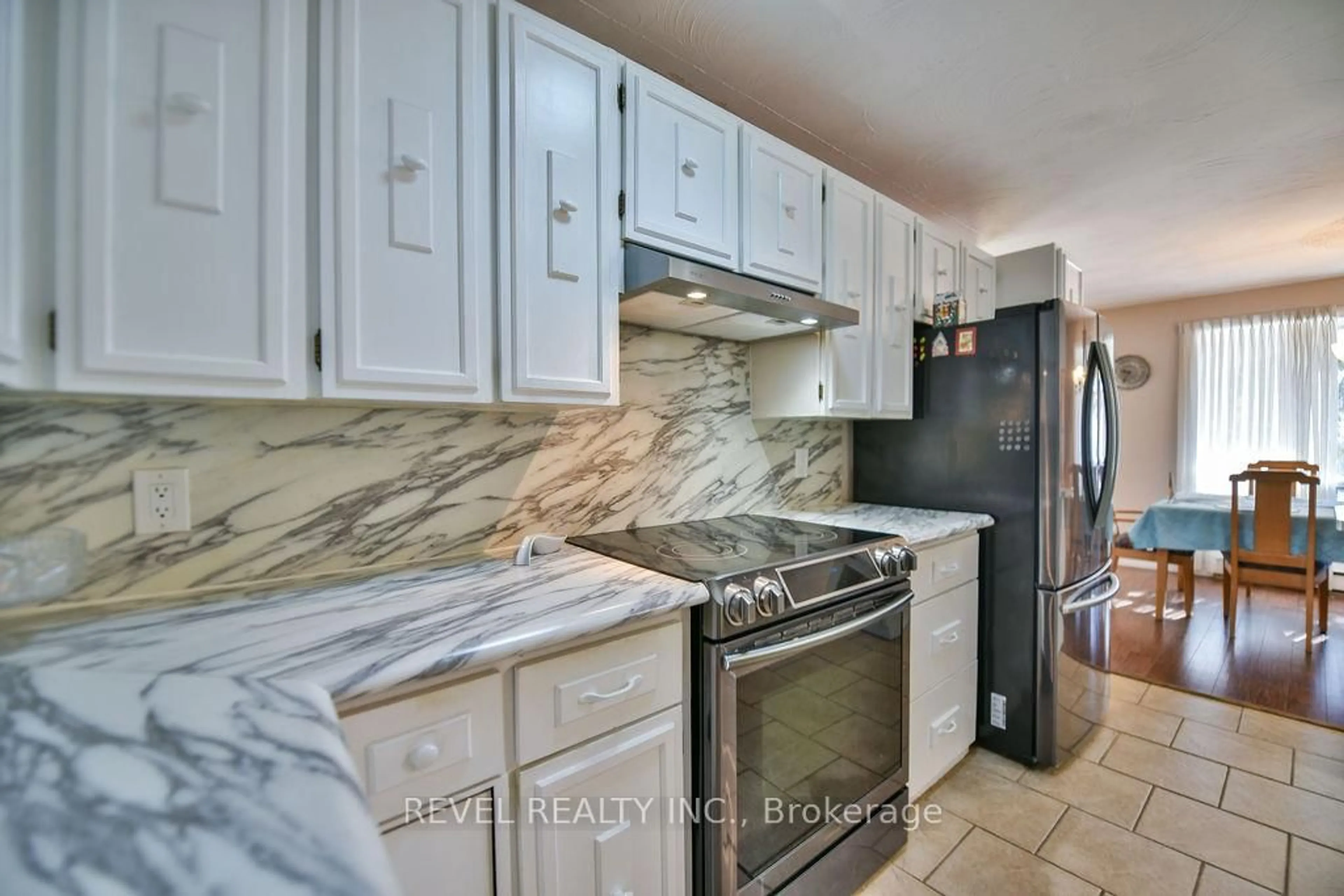 Standard kitchen, ceramic/tile floor for 459 Pine St, Timmins Ontario P4N 6L8