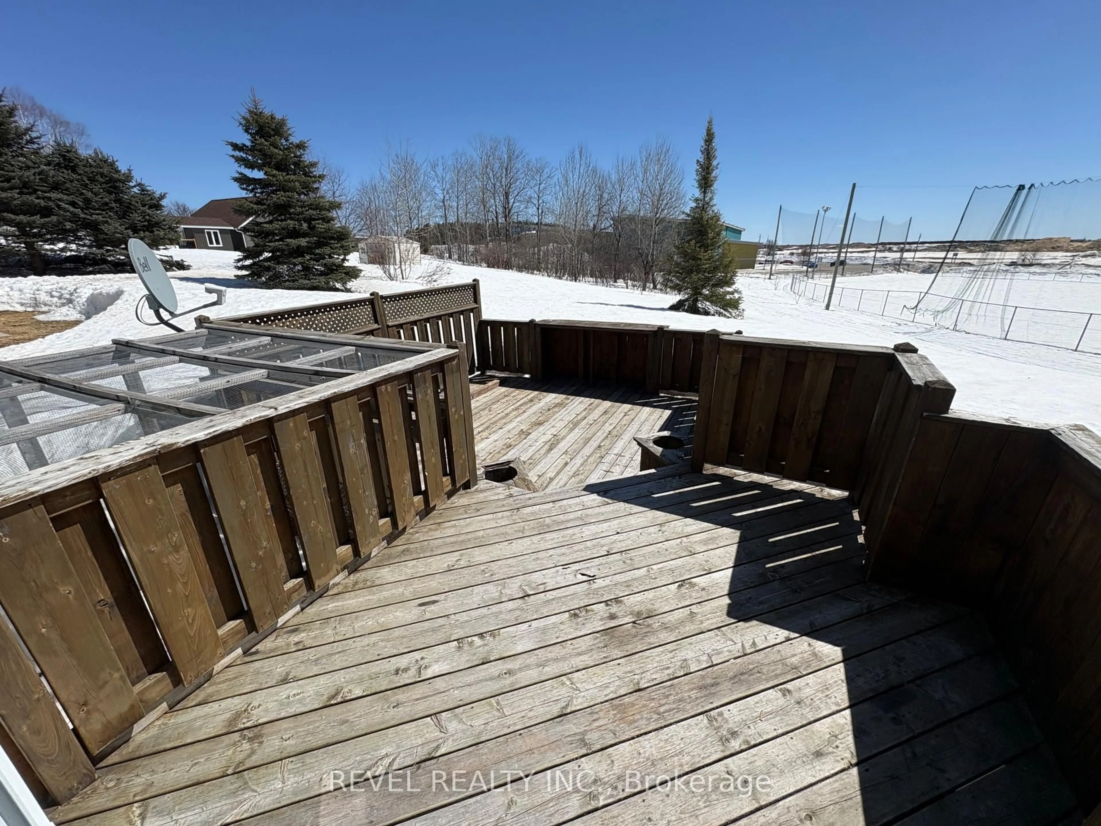 A pic from outside/outdoor area/front of a property/back of a property/a pic from drone, unknown for 4 Cree Rd, Cochrane Ontario P0L 1C0