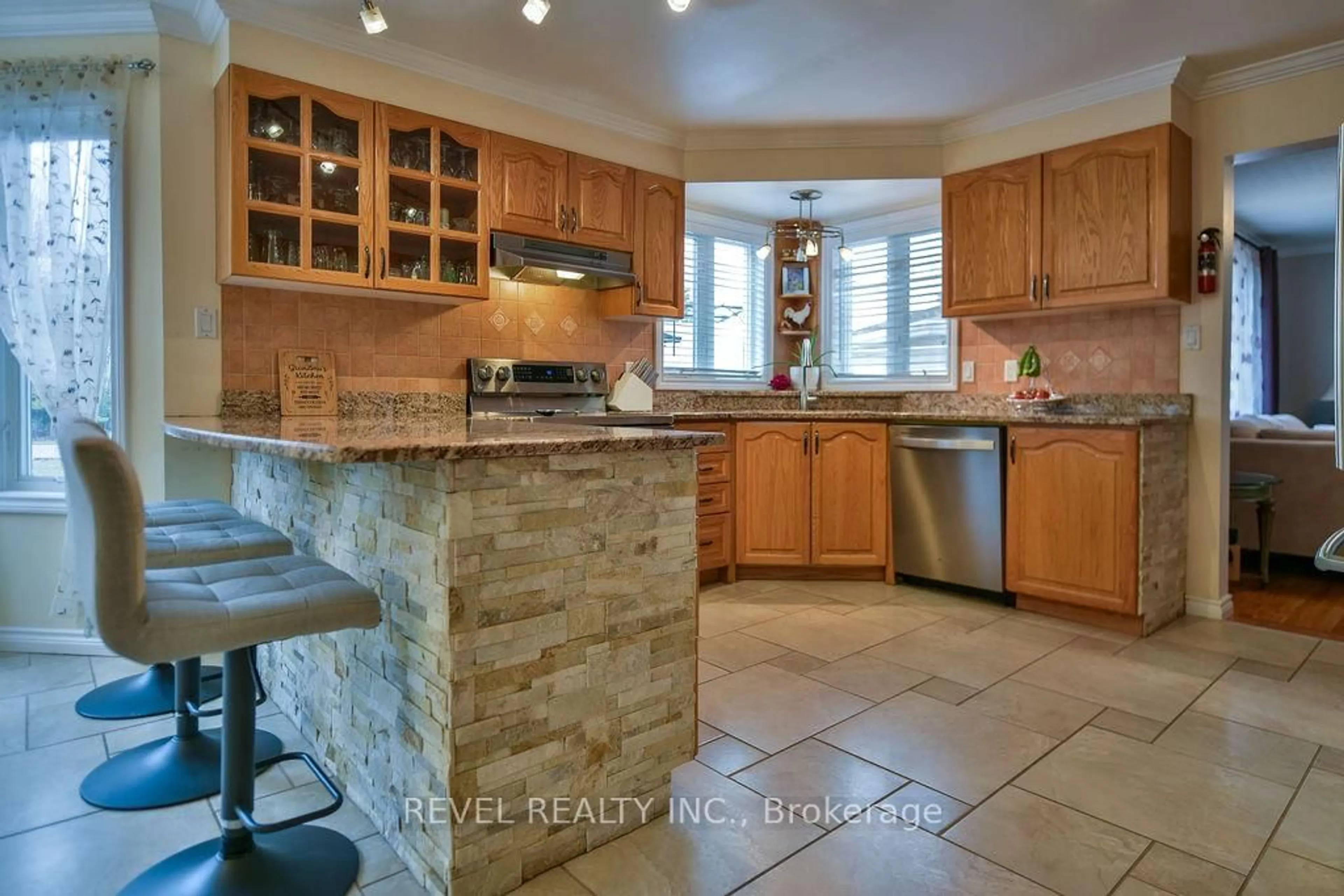 Open concept kitchen, ceramic/tile floor for 800 Lavigne Blvd, Timmins Ontario P4N 8S5