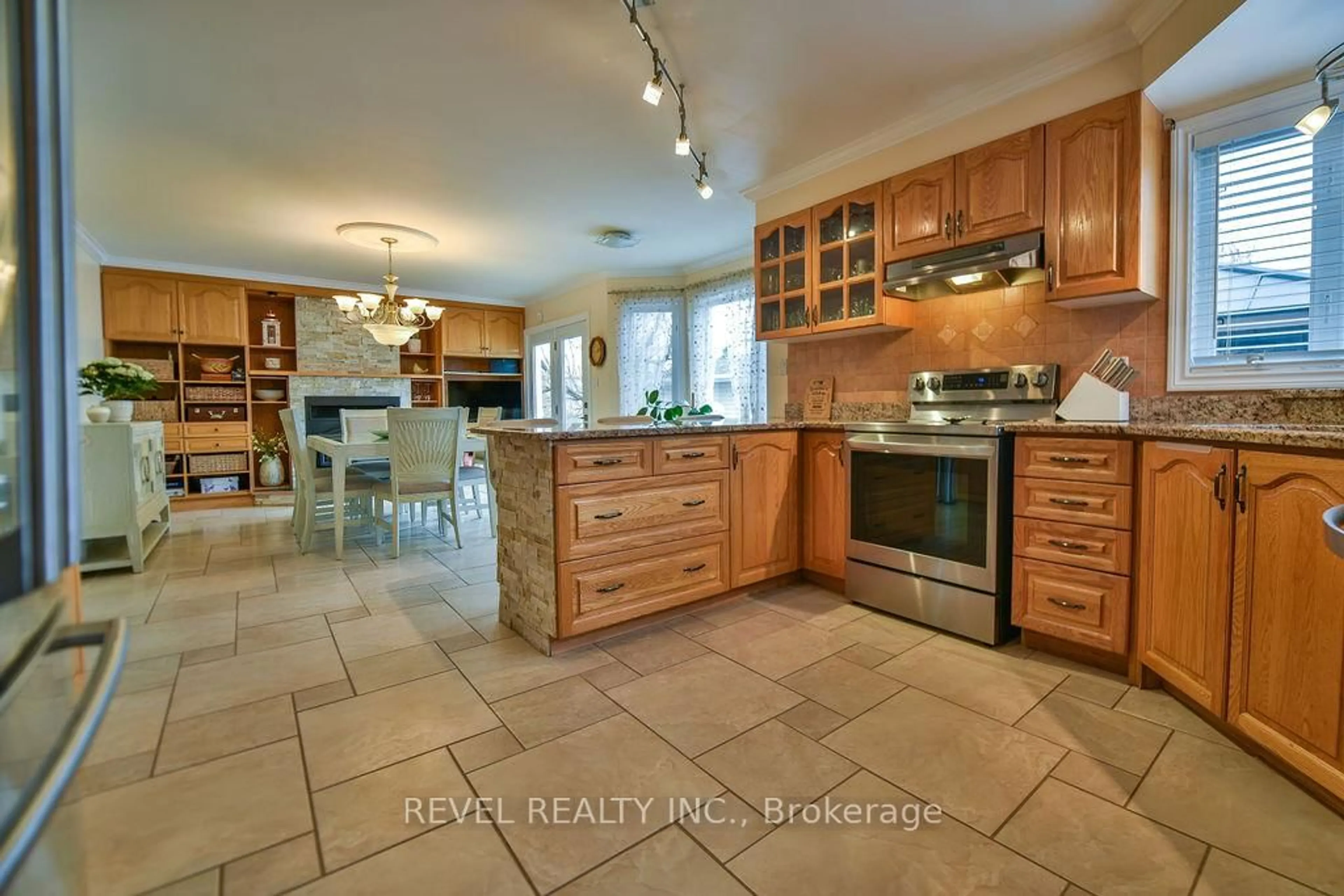 Open concept kitchen, ceramic/tile floor for 800 Lavigne Blvd, Timmins Ontario P4N 8S5