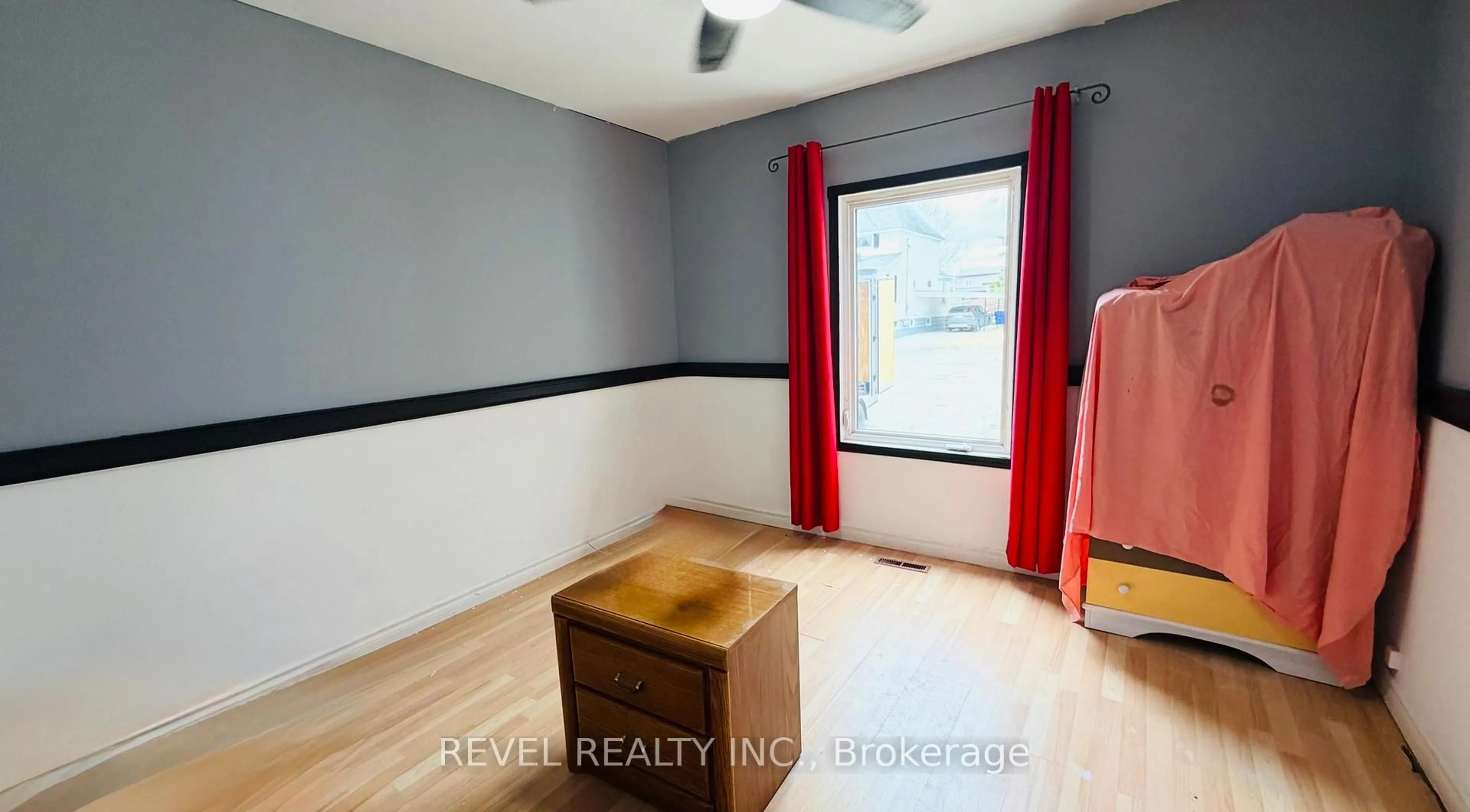A pic of a room for 129 Leighton St, Timmins Ontario P0N 1H0