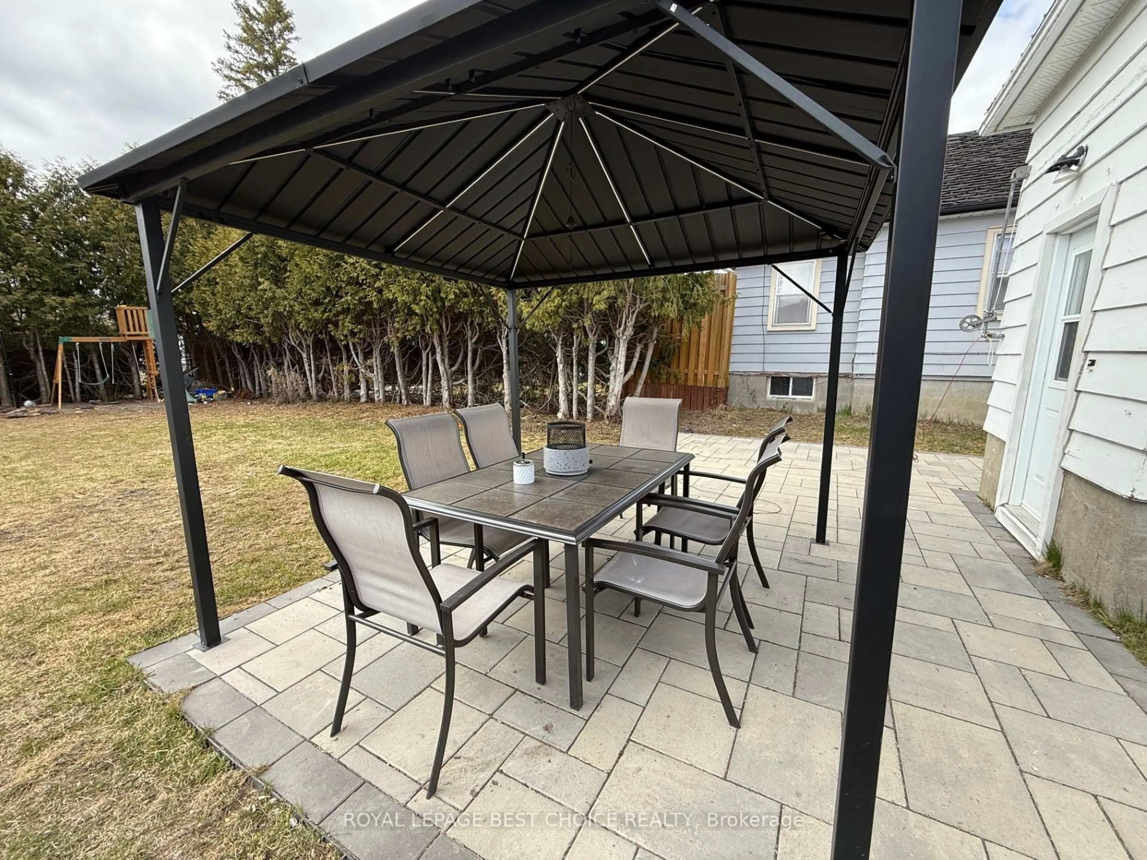 Patio, street for 214 Haliburton Ave, Temiskaming Shores Ontario P0J 1P0