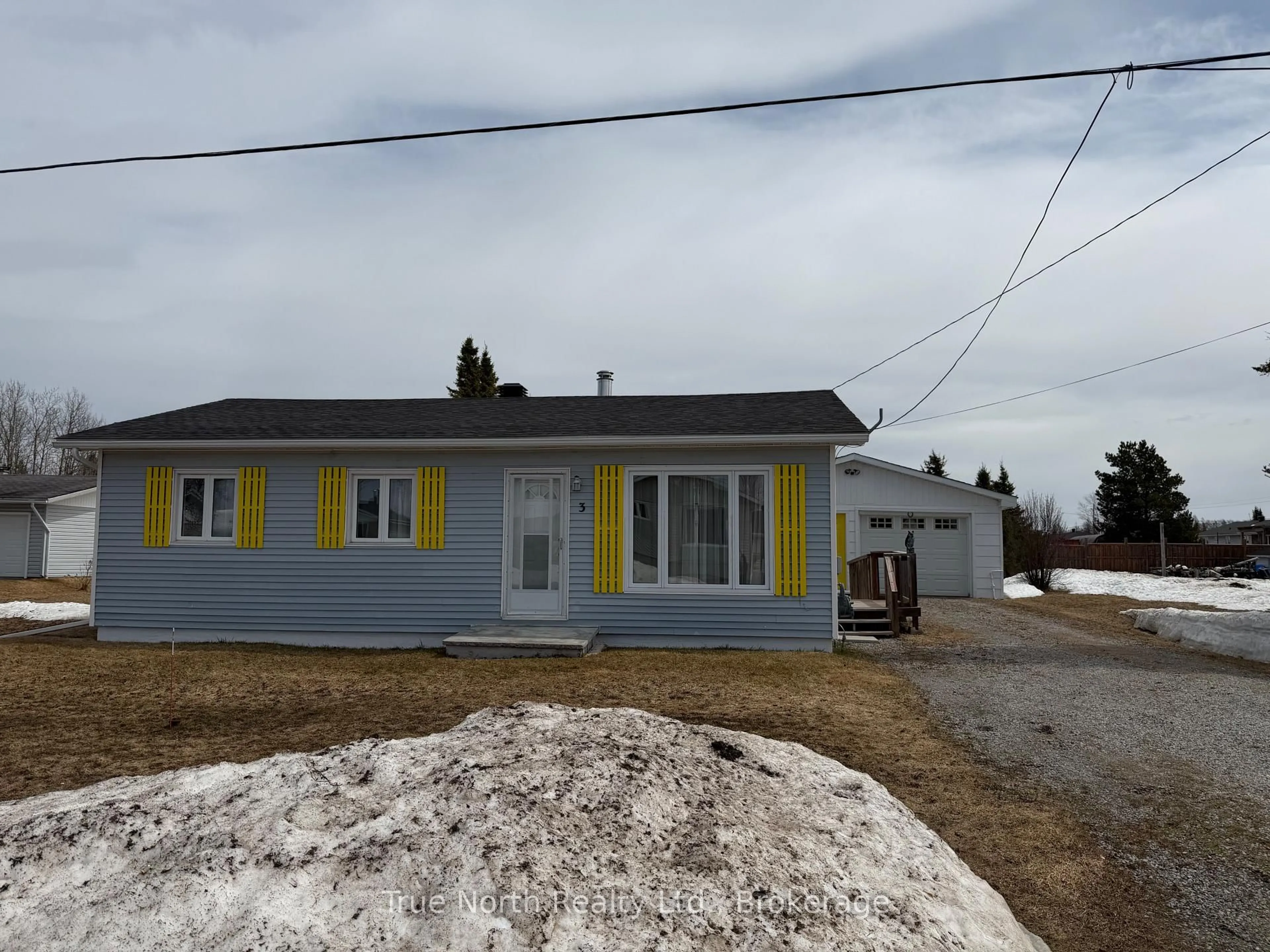 Unknown for 3 Nelson Ave, Kapuskasing Ontario P5N 2L2