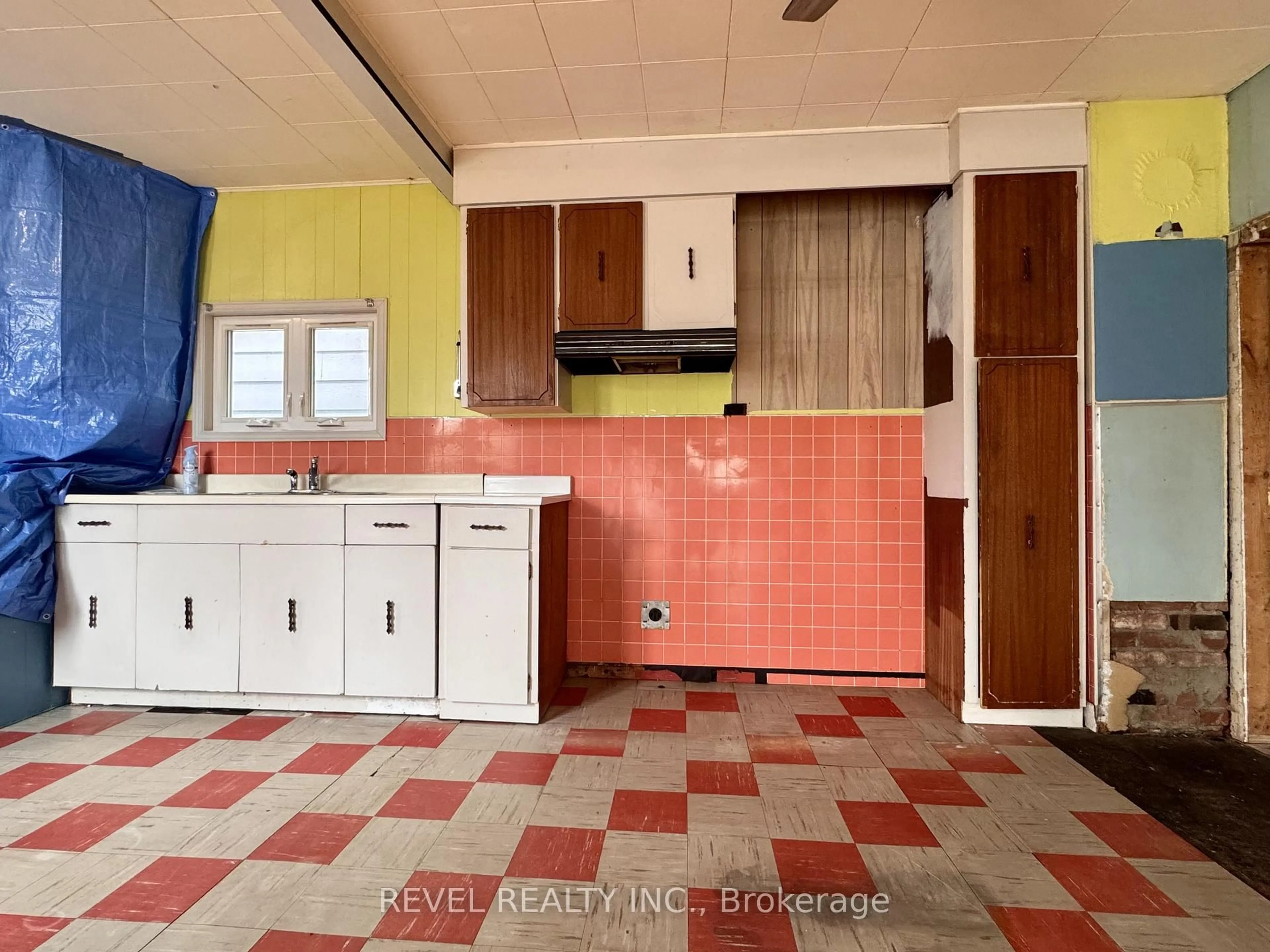 Standard kitchen, unknown for 141 Dale Ave, Timmins Ontario P4N 1M2