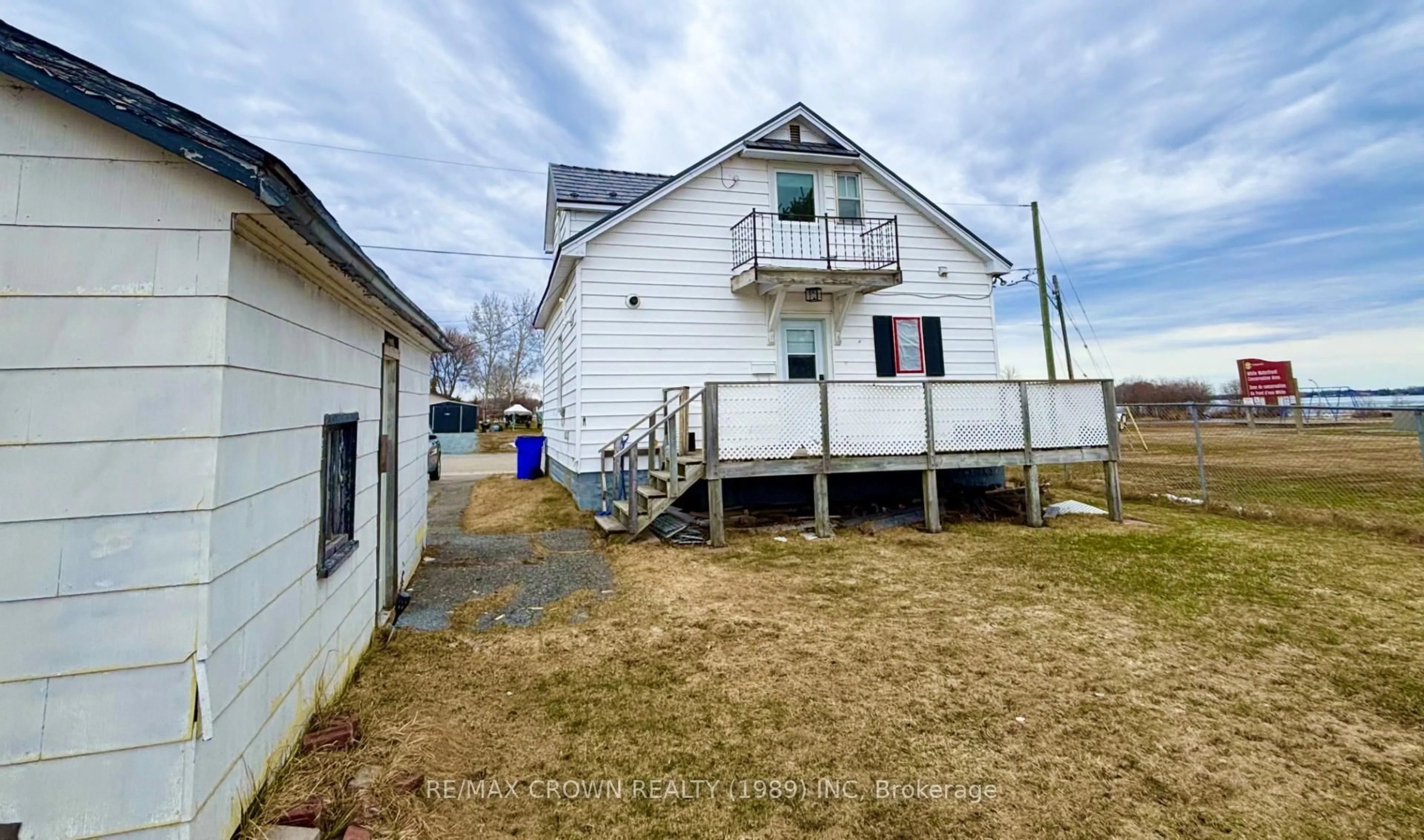 A pic from outside/outdoor area/front of a property/back of a property/a pic from drone, building for 181 Shamrock Avenue (south Ave, Timmins Ontario P0N 1H0
