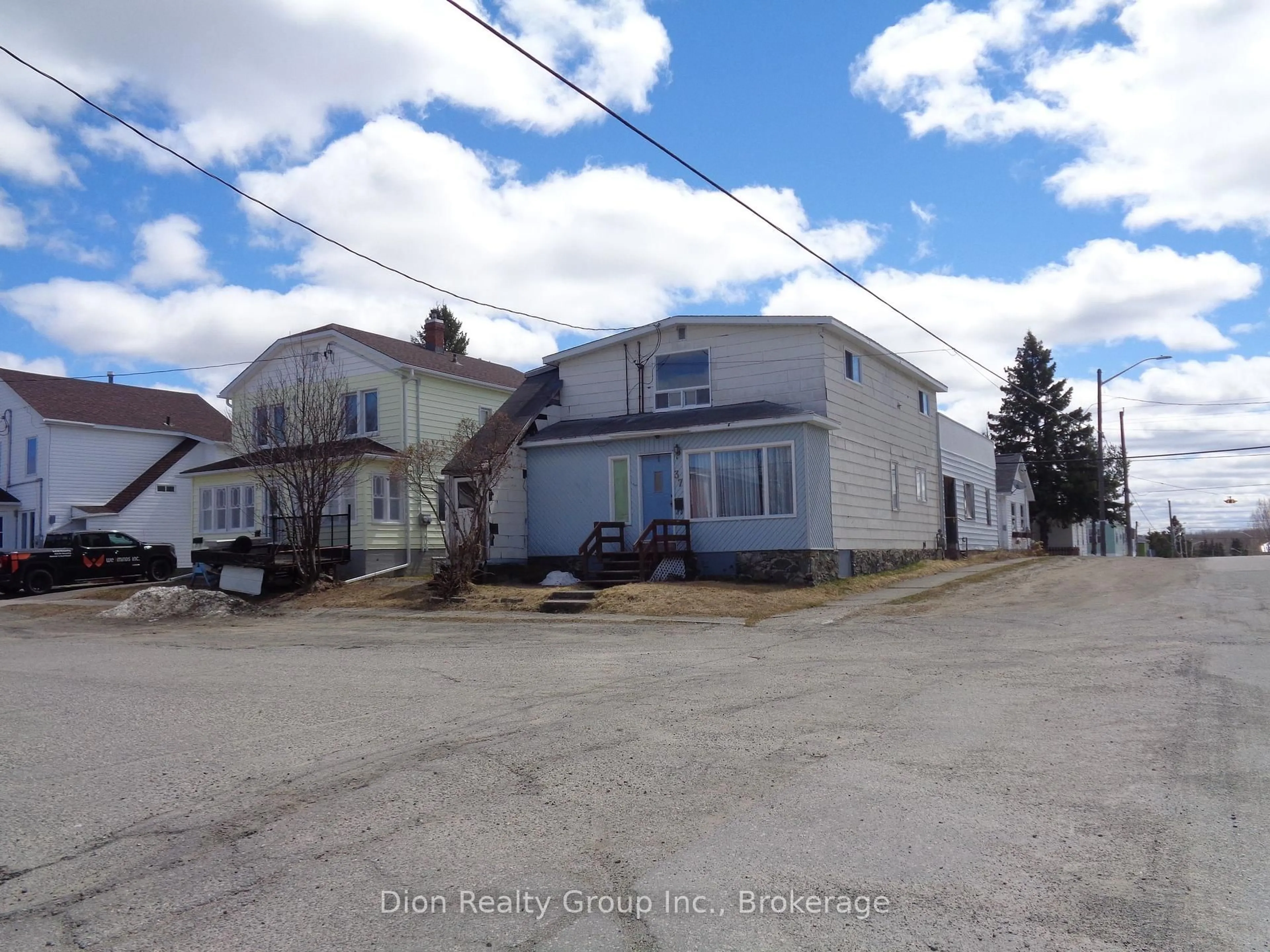 A pic from outside/outdoor area/front of a property/back of a property/a pic from drone, street for 37 Mckelvie Ave, Kirkland Lake Ontario P2N 2K3