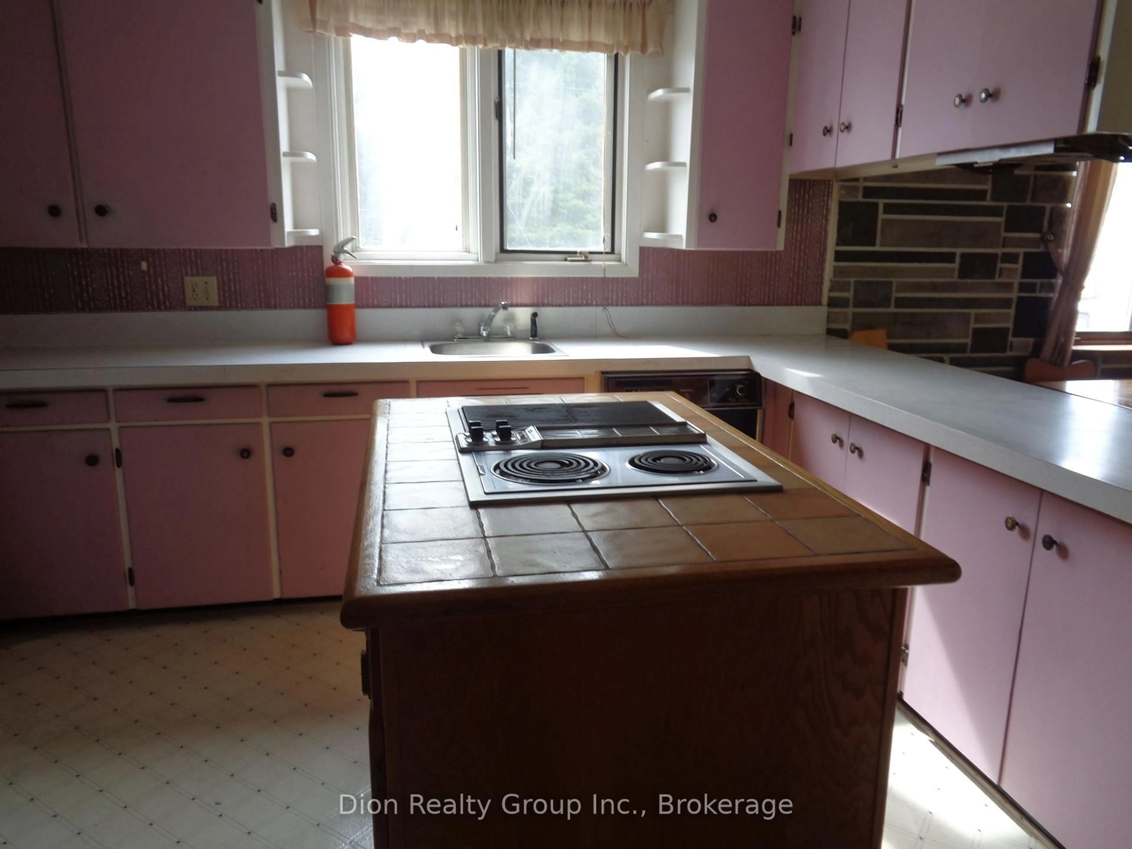 Standard kitchen, ceramic/tile floor for 37 Mckelvie Ave, Kirkland Lake Ontario P2N 2K3
