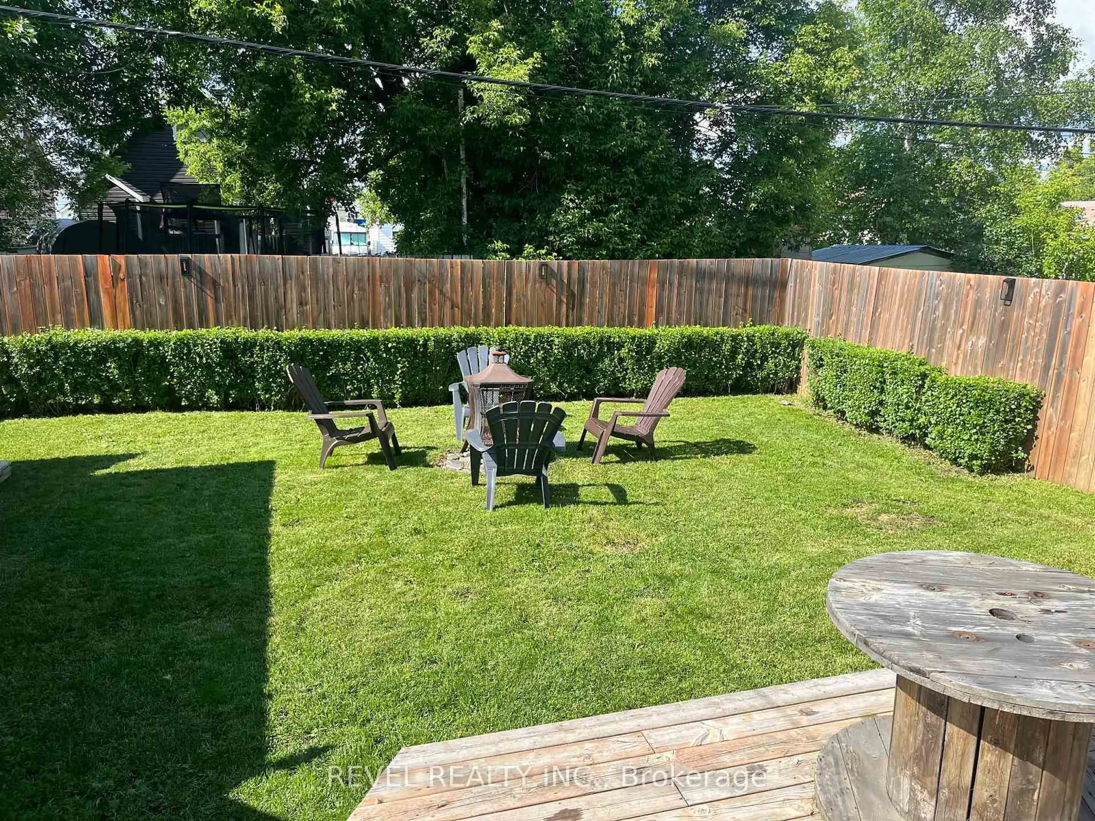 Patio, unknown for 104 Cecil Ave, Timmins Ontario P0N 1H0