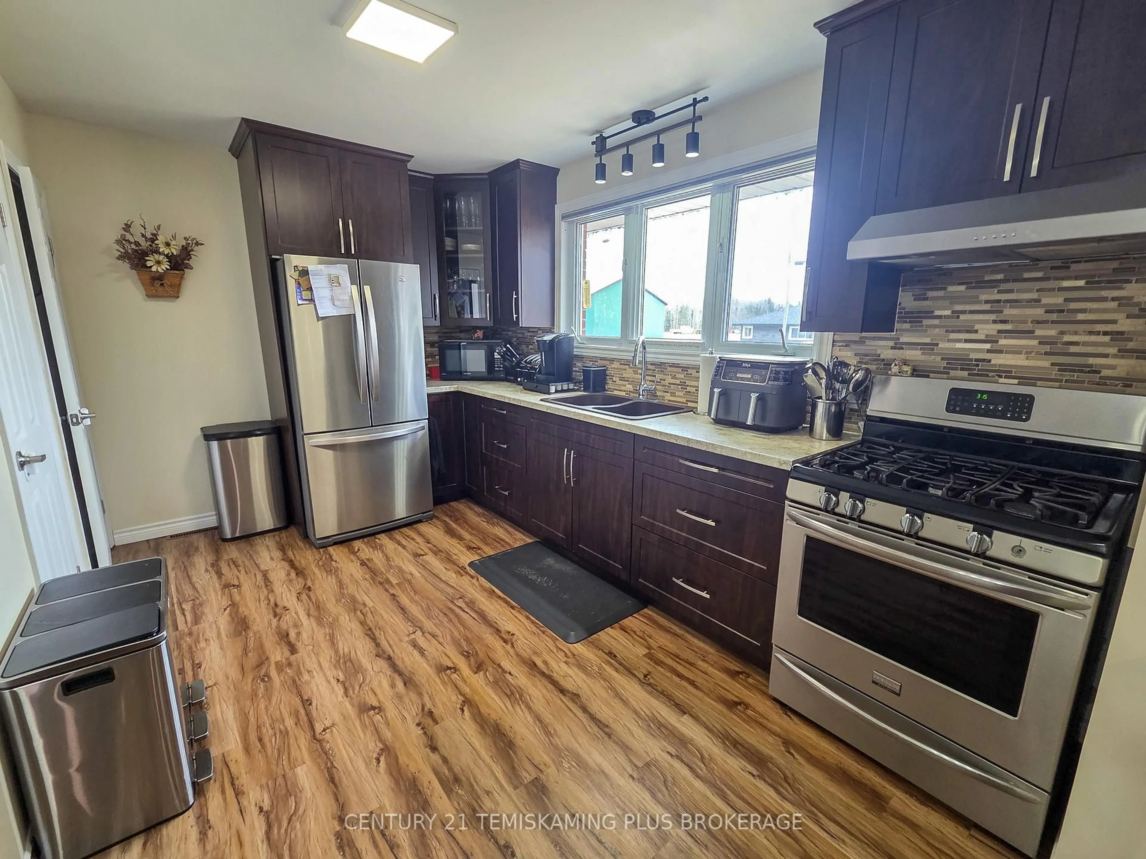 Open concept kitchen, unknown for 8 Browns Rd, Englehart Ontario P0J 1H0