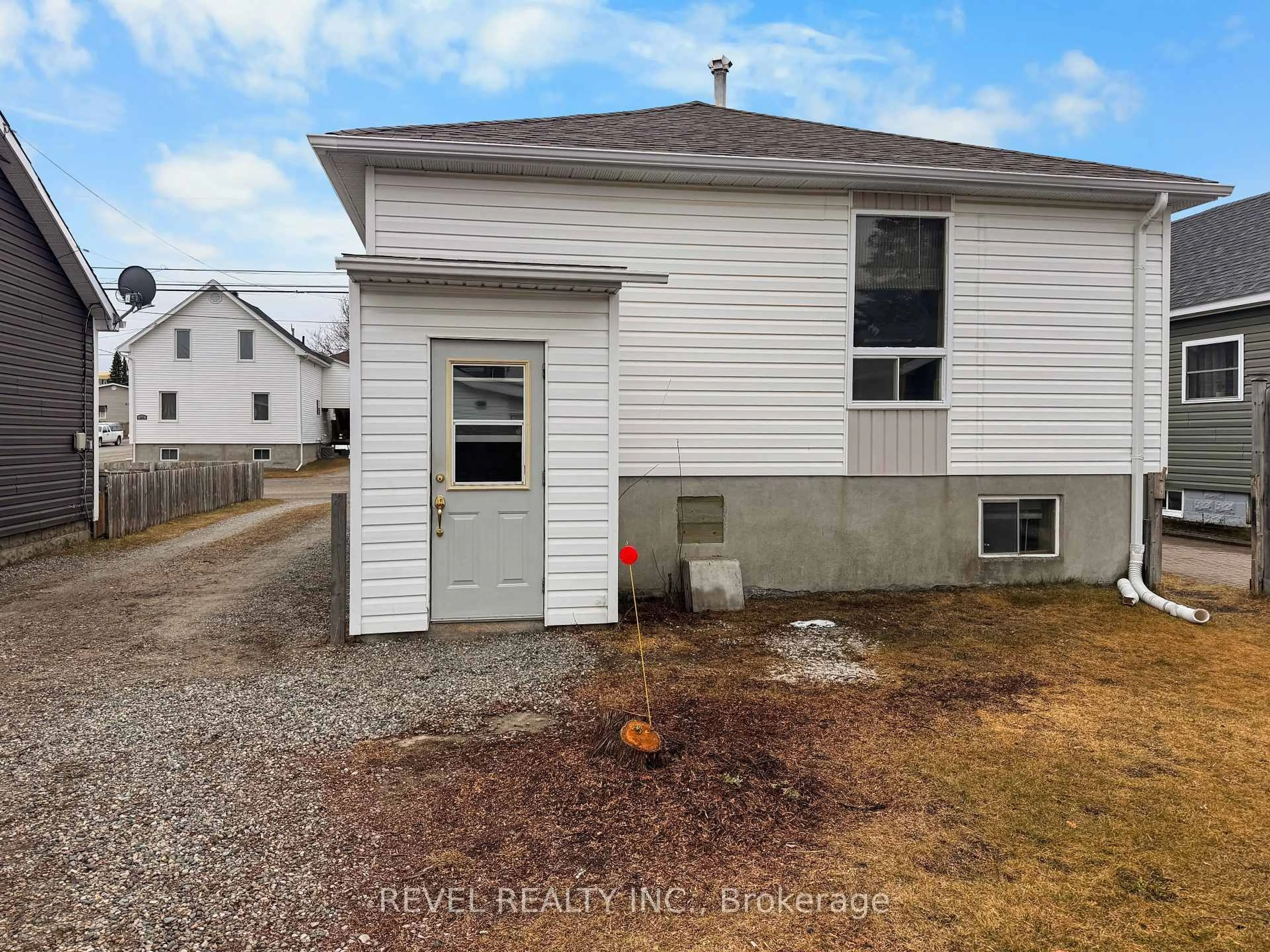 Home with vinyl exterior material, building for 216 Bannerman Ave, Timmins Ontario P4N 2Y9