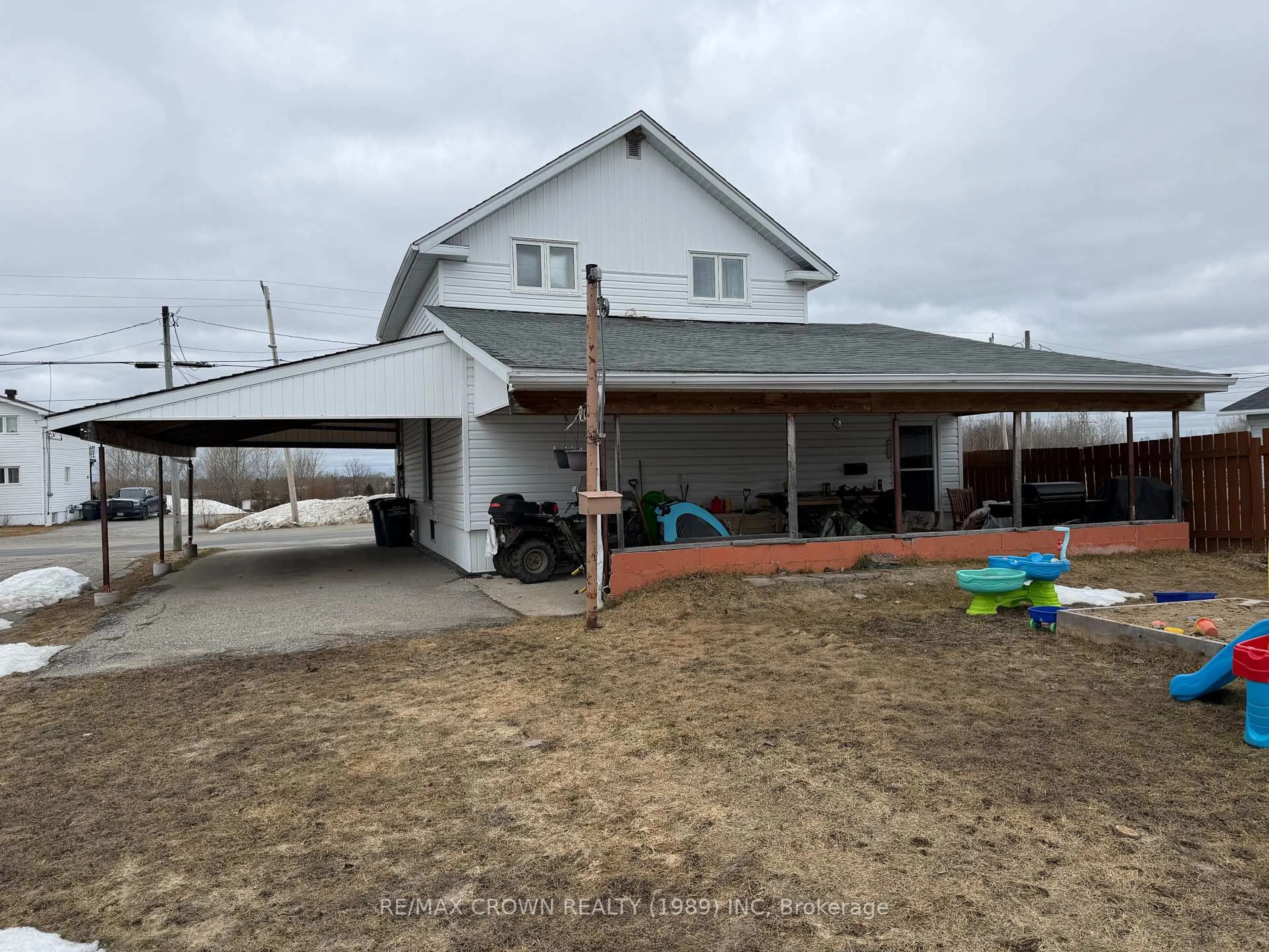 A pic from outside/outdoor area/front of a property/back of a property/a pic from drone, building for 267 Ross Rd, Smooth Rock Falls Ontario P0L 2B0