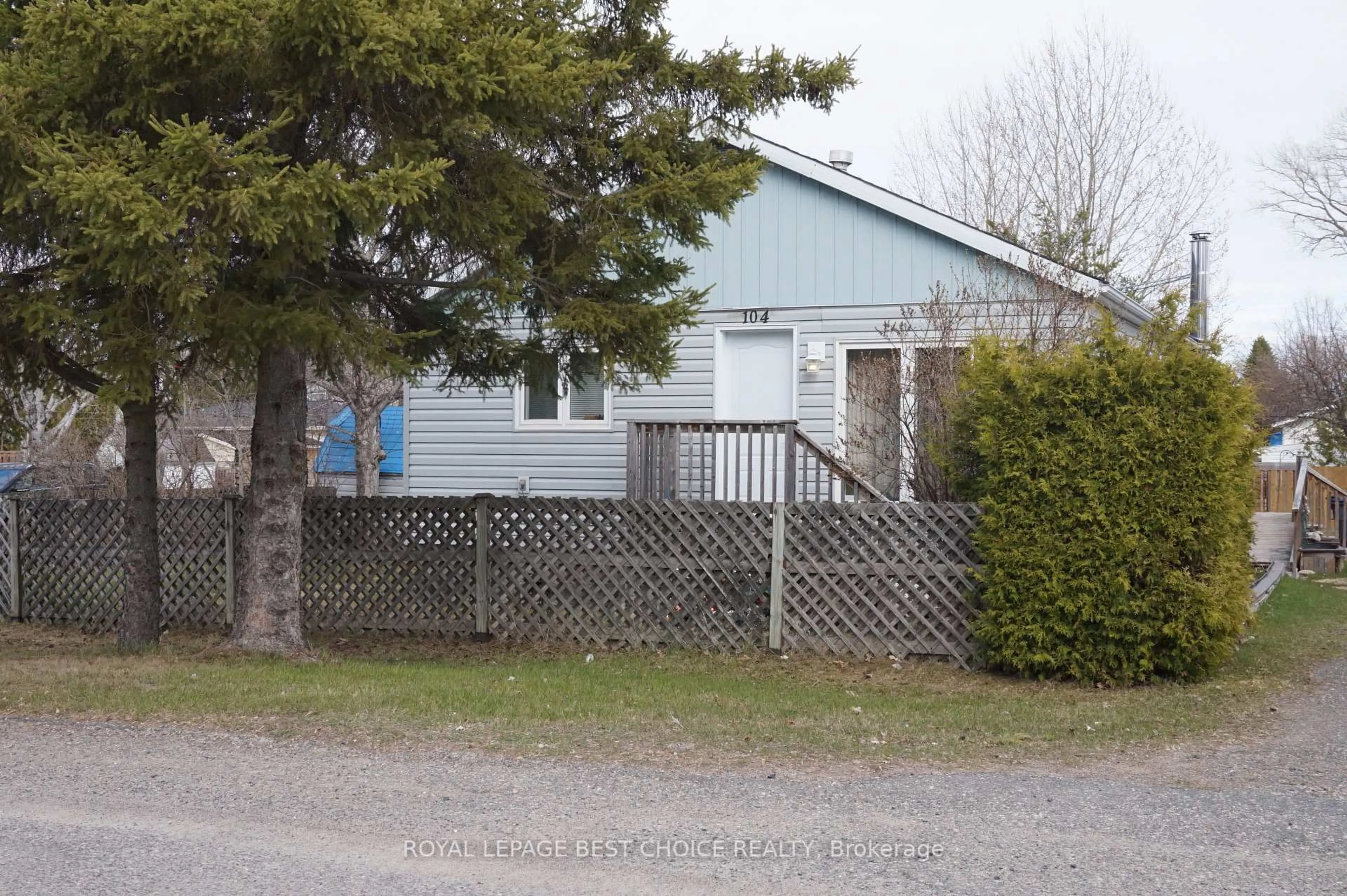 Shed for 104 Station St, Temiskaming Shores Ontario P0J 1R0