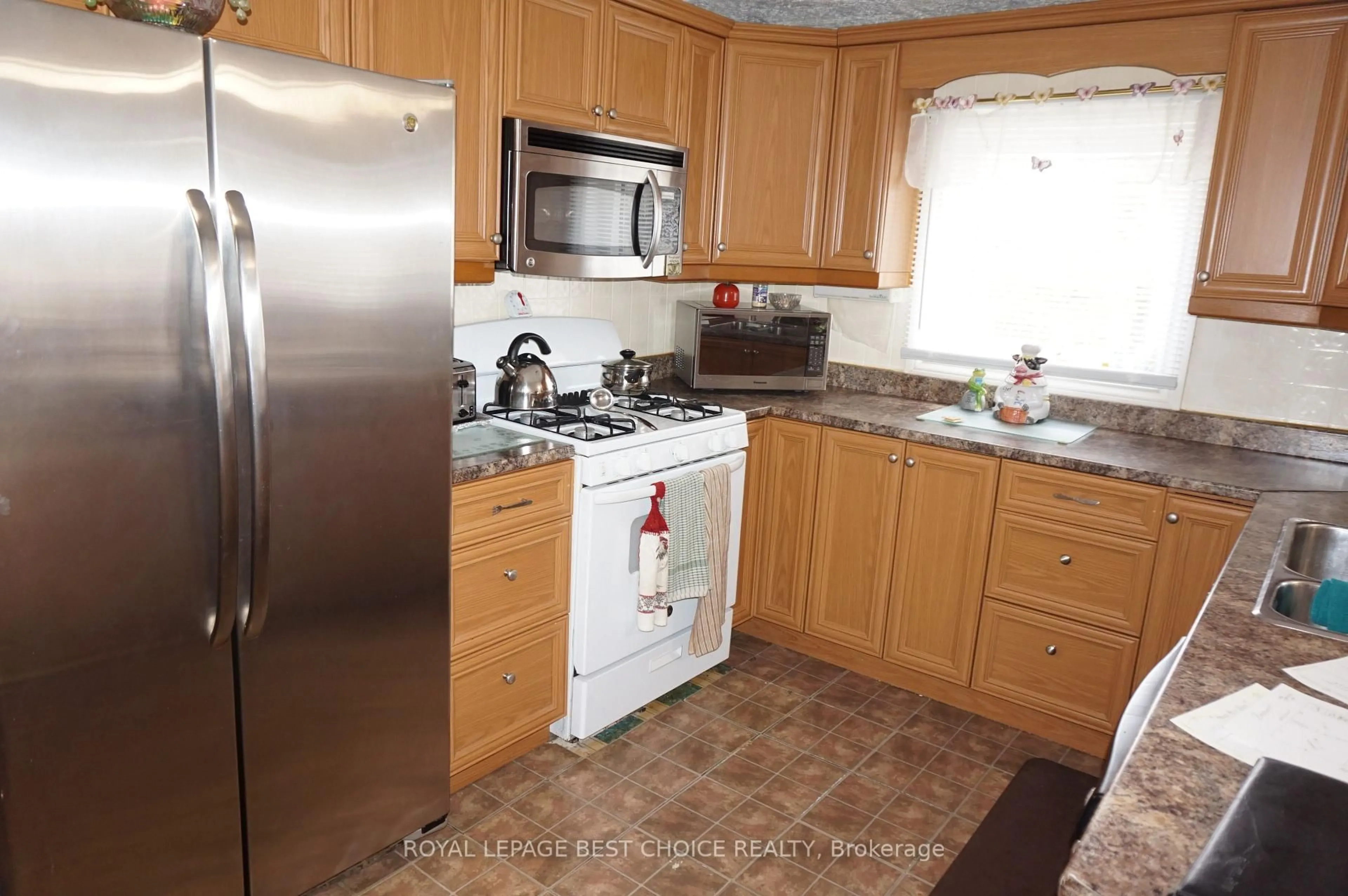 Standard kitchen, unknown for 104 Station St, Temiskaming Shores Ontario P0J 1R0