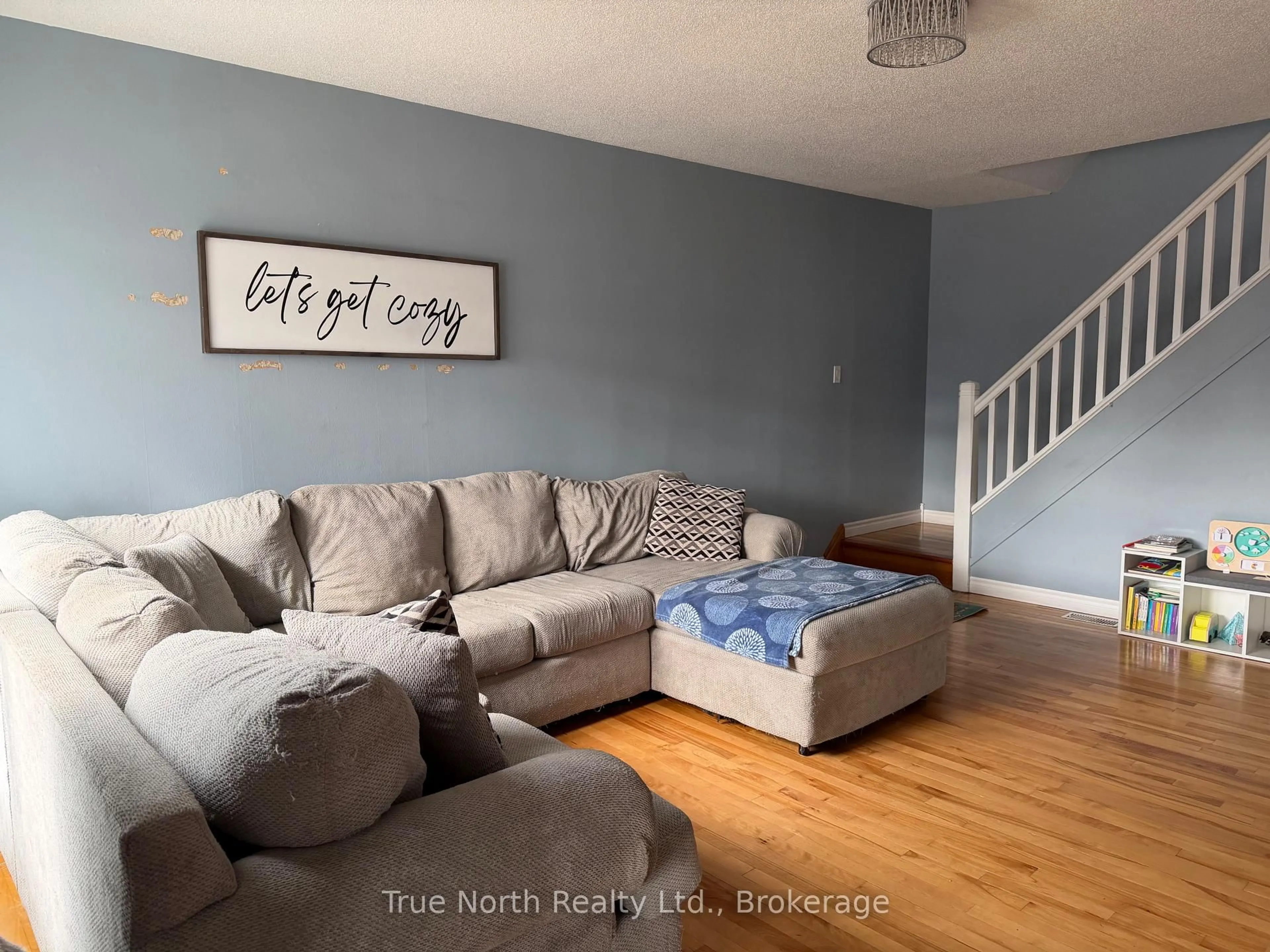 Living room with furniture, unknown for 20 Devonshire St, Kapuskasing Ontario P5N 1C1