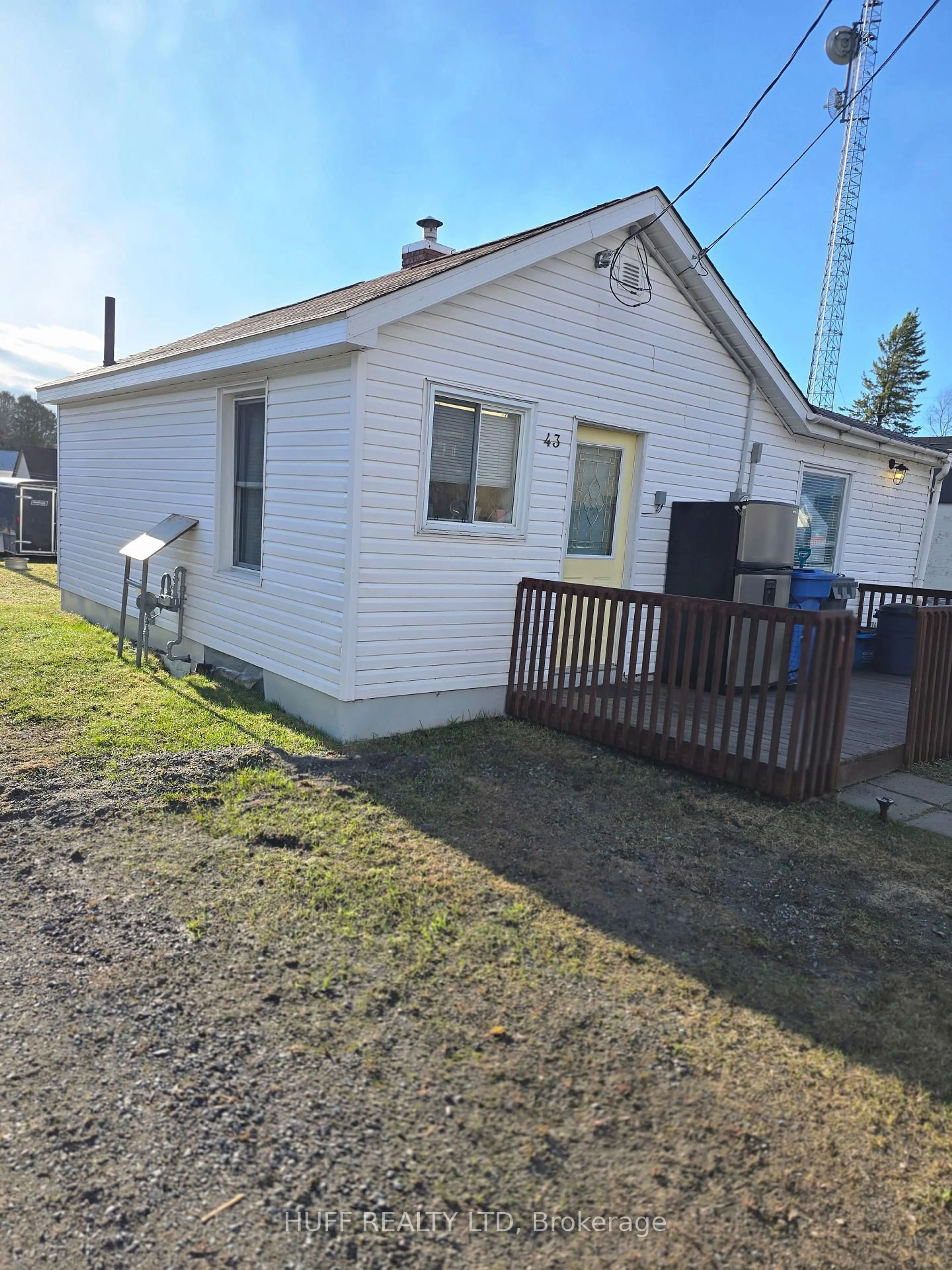 Unknown for 43 Fourth St, Englehart Ontario P0J 1H0
