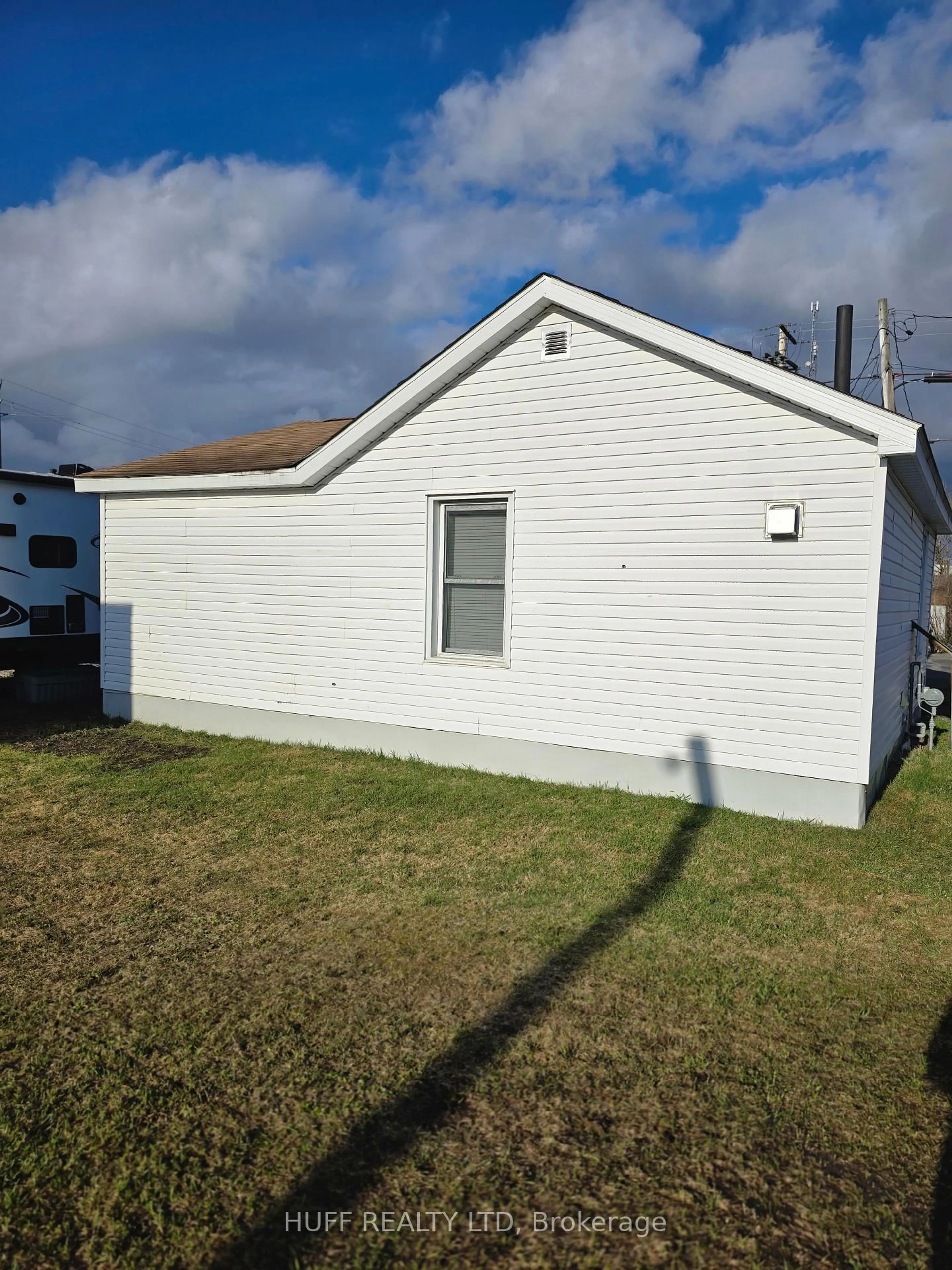 Unknown for 43 Fourth St, Englehart Ontario P0J 1H0