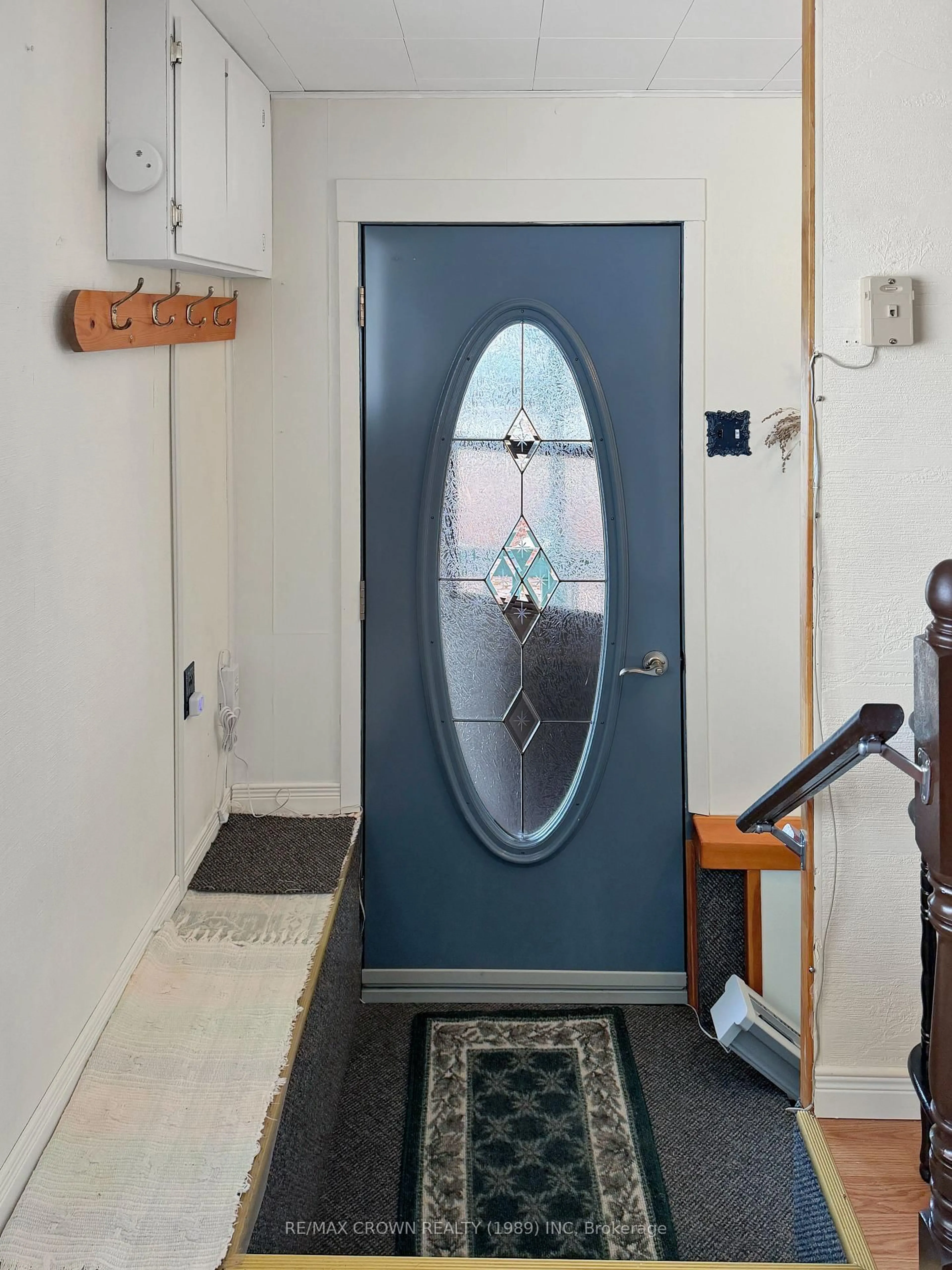 Indoor entryway for 180 Trailer Park Rd, Smooth Rock Falls Ontario P0L 2B0