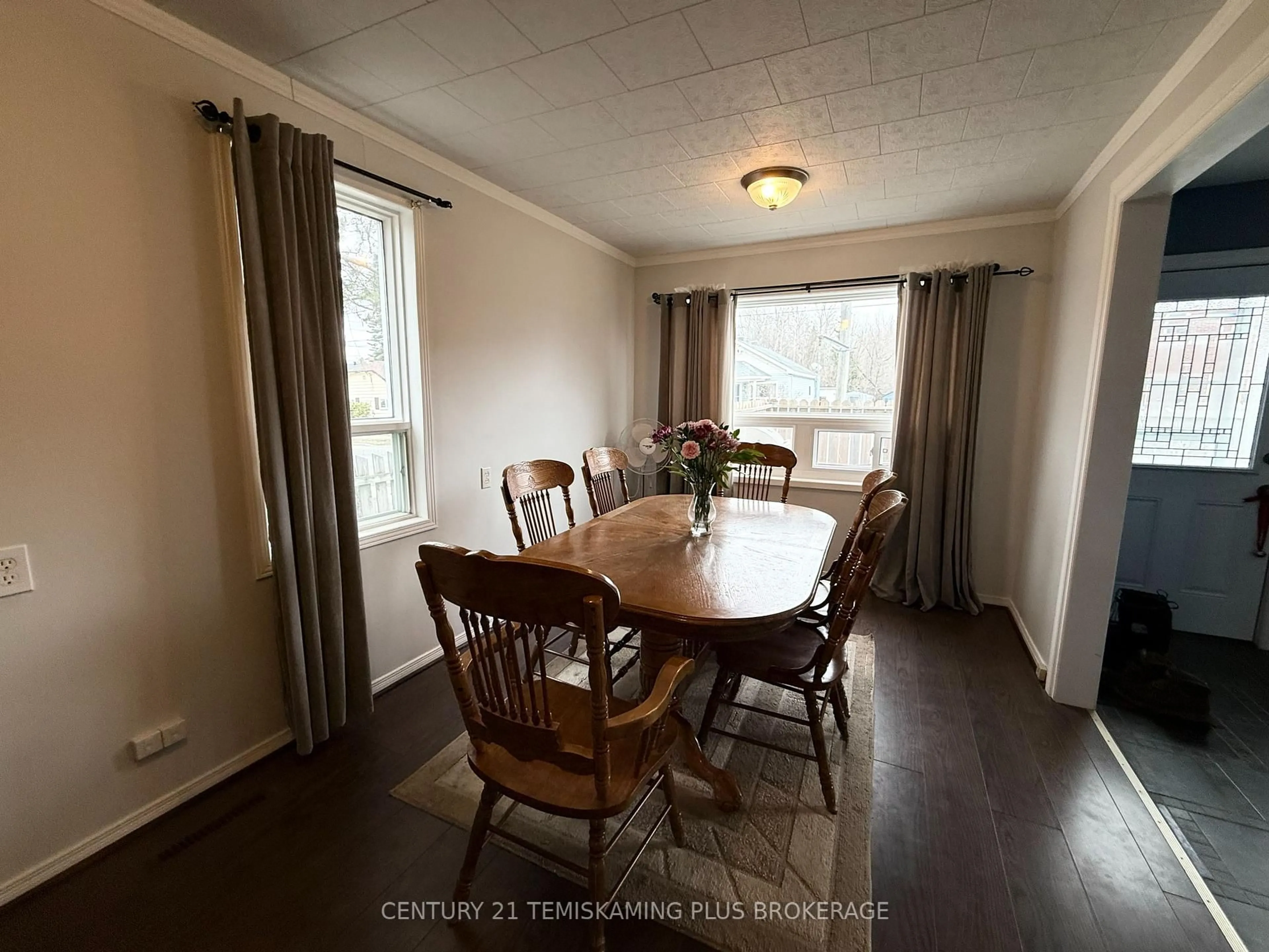 Dining room, wood/laminate floor for 81 First St, Kirkland Lake Ontario P2N 1N4