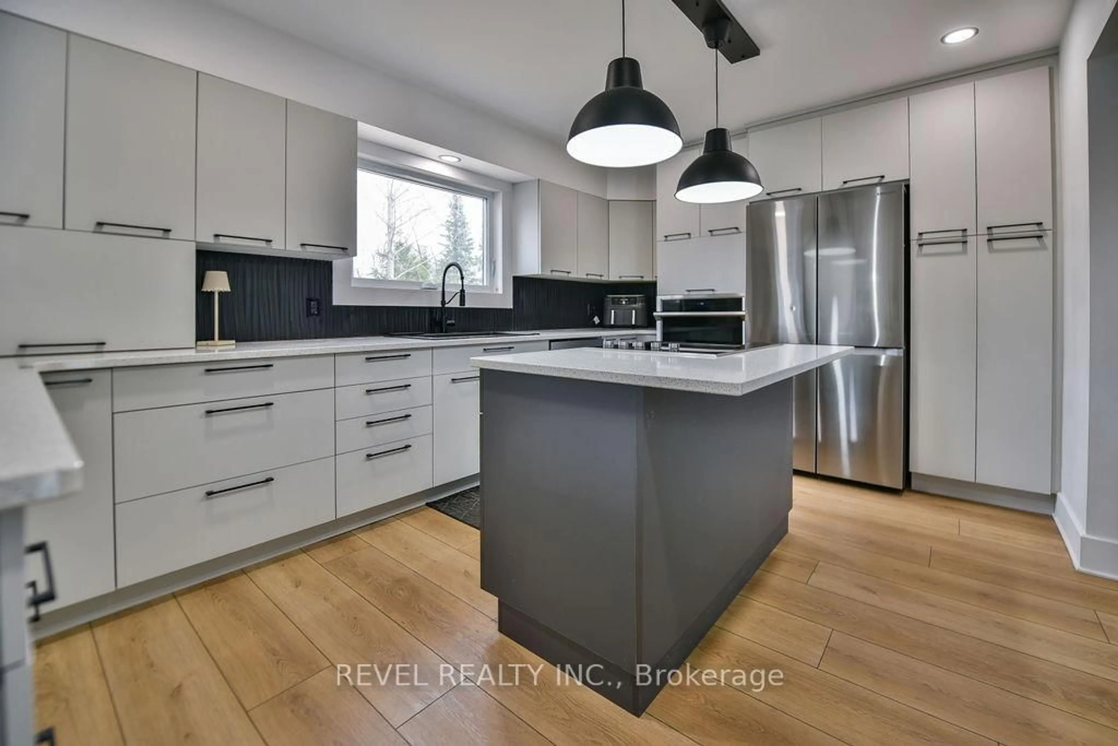 Contemporary kitchen, unknown for 888 Reg Pope Blvd, Timmins Ontario P4N 8K8