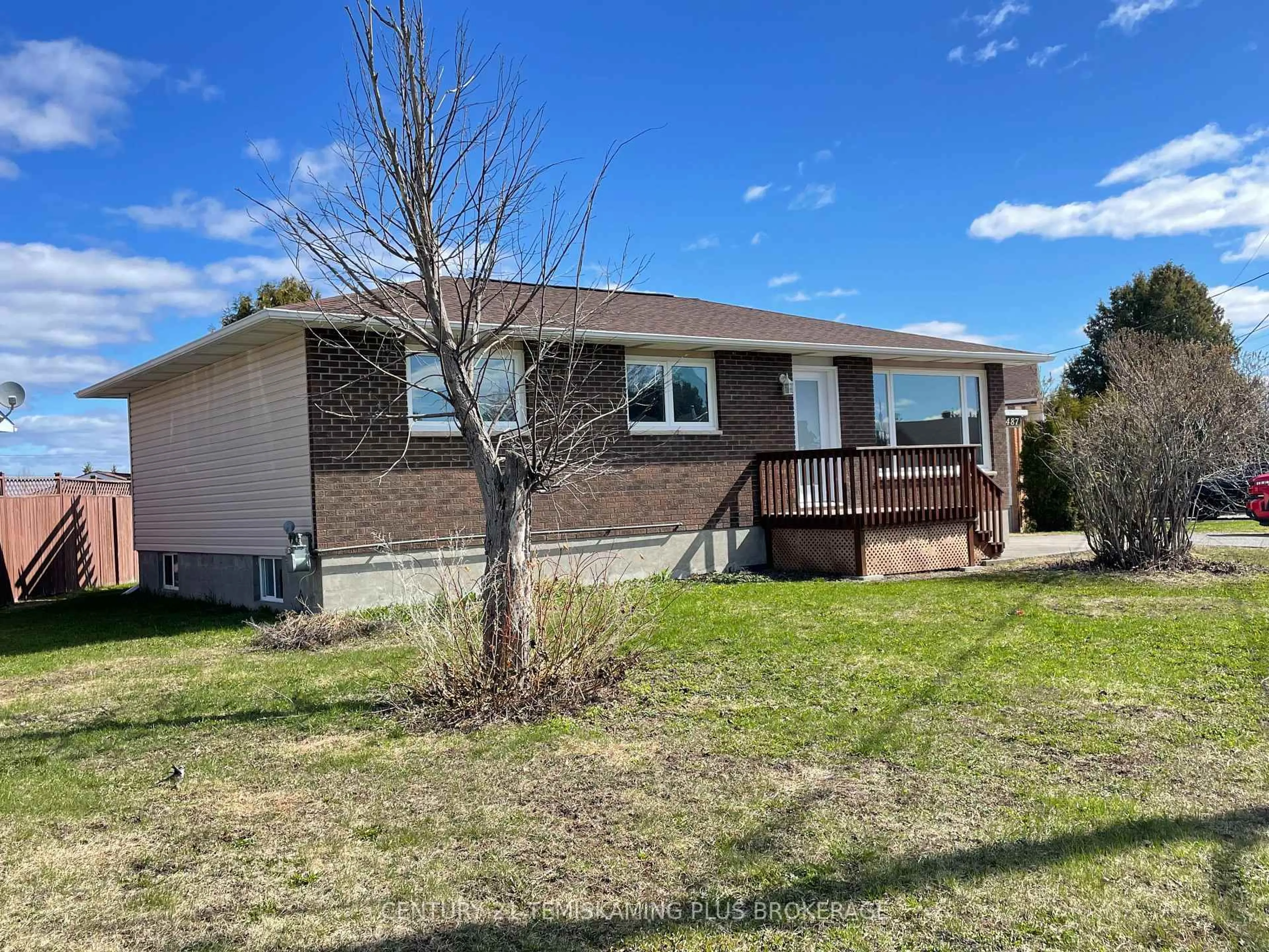 A pic from outside/outdoor area/front of a property/back of a property/a pic from drone, unknown for 487 Ross Ave, Temiskaming Shores Ontario P0J 1P0