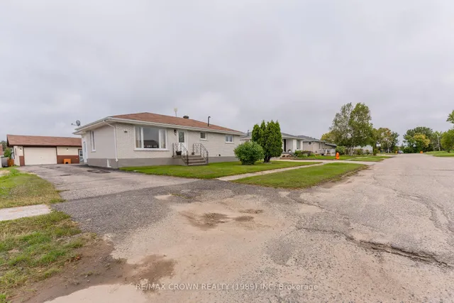 36 Art St, Smooth Rock Falls