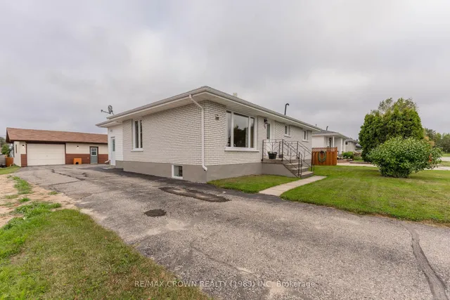 36 Art St, Smooth Rock Falls 2