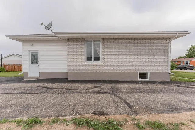 36 Art St, Smooth Rock Falls 3