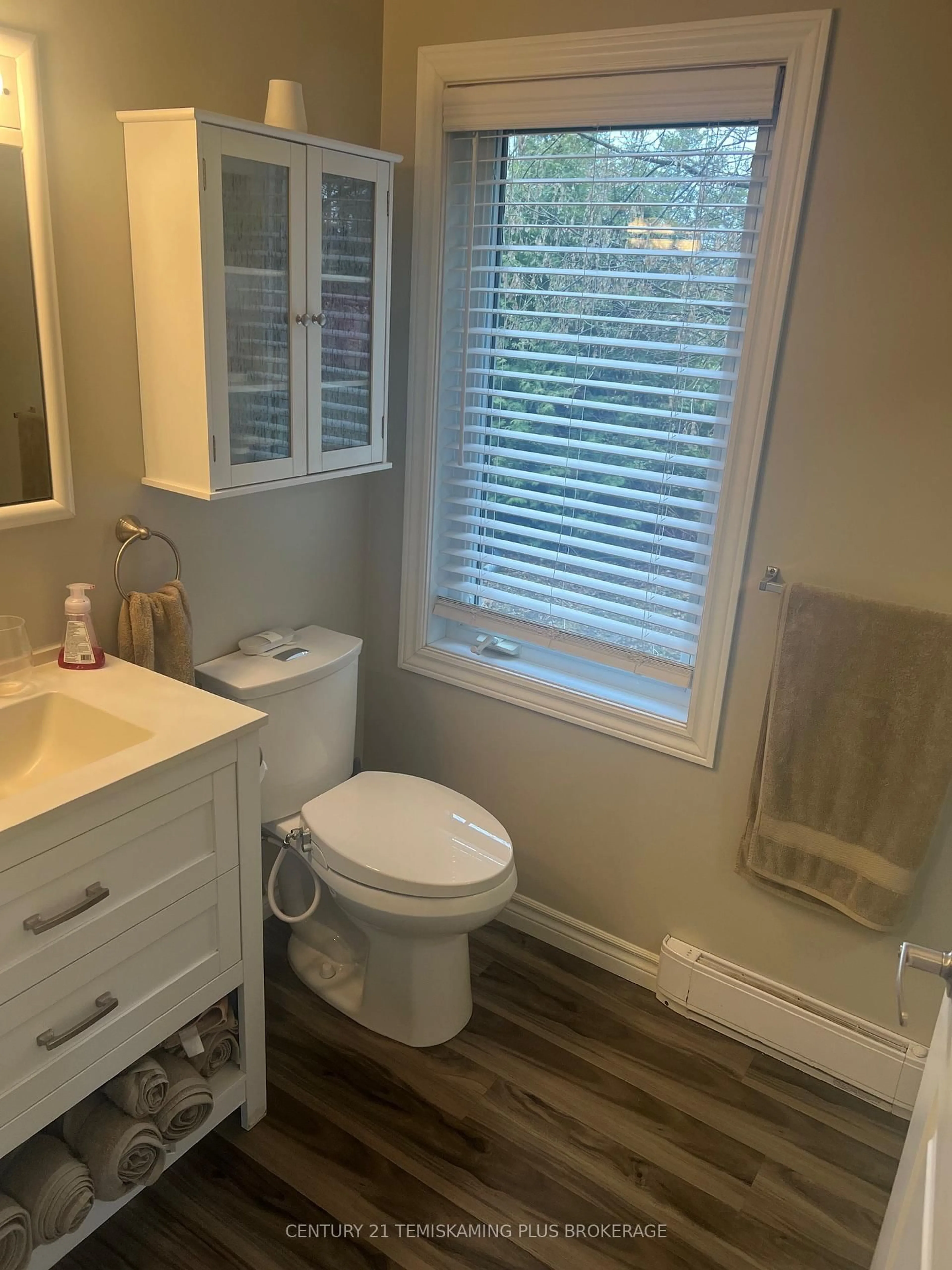 Standard bathroom, unknown for 864153 Uno Park Rd, Timiskaming Ontario P0J 1P0