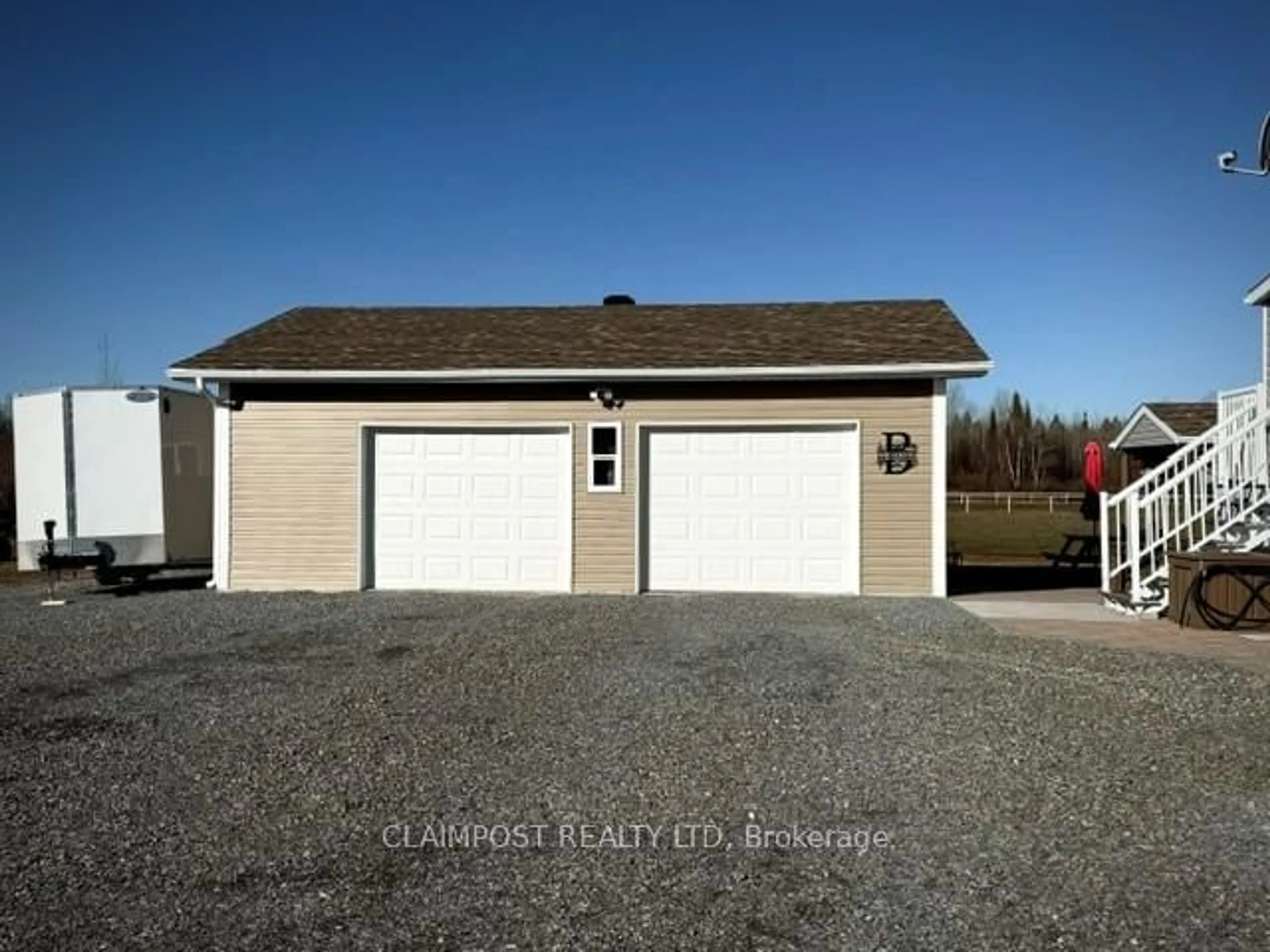 Indoor garage for 2795 Kamiskotia Rd, Timmins Ontario P4R 0C8